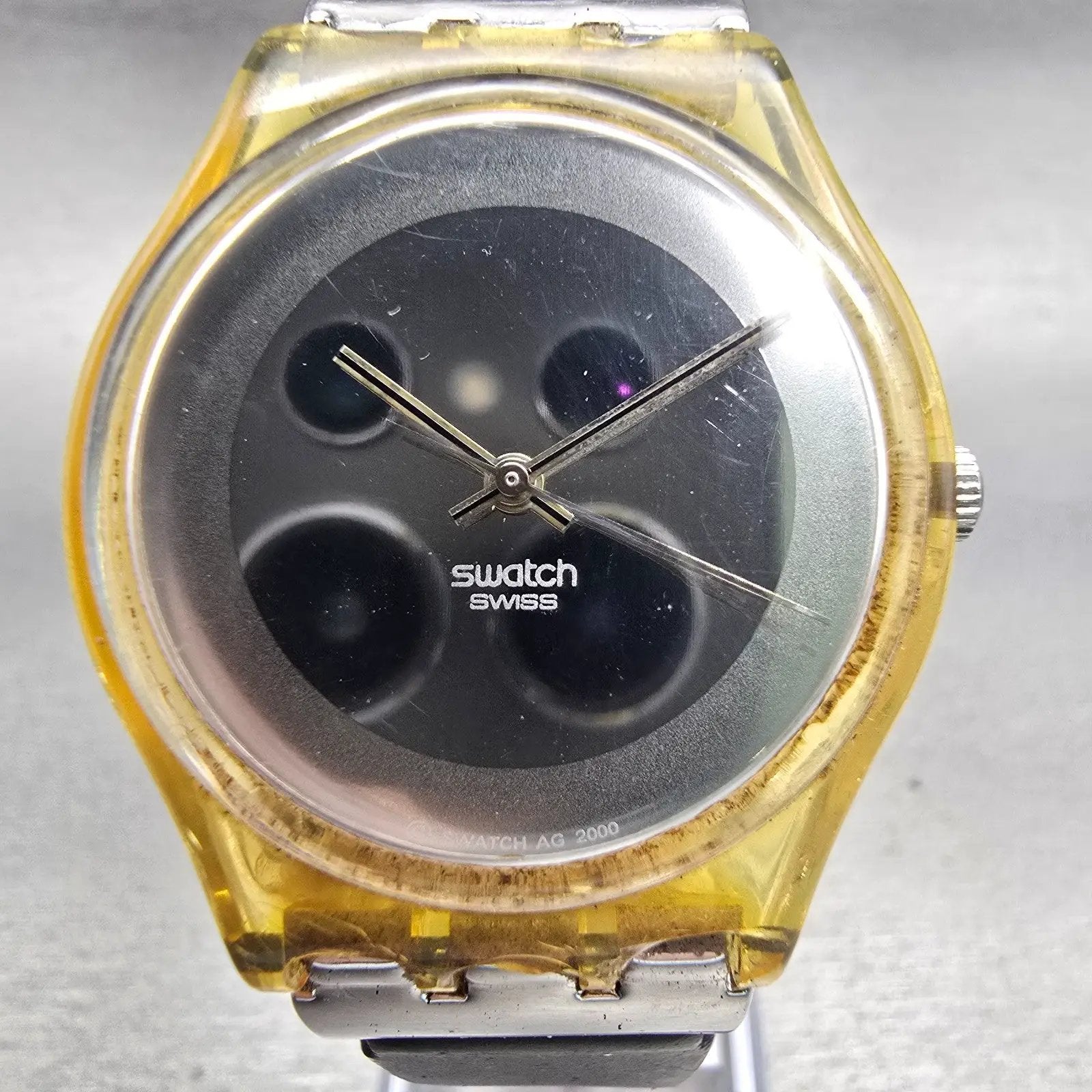 Swatch PLAITED Watch Men 34mm Silver Dial Amber Case GK350 New Battery Vintage1