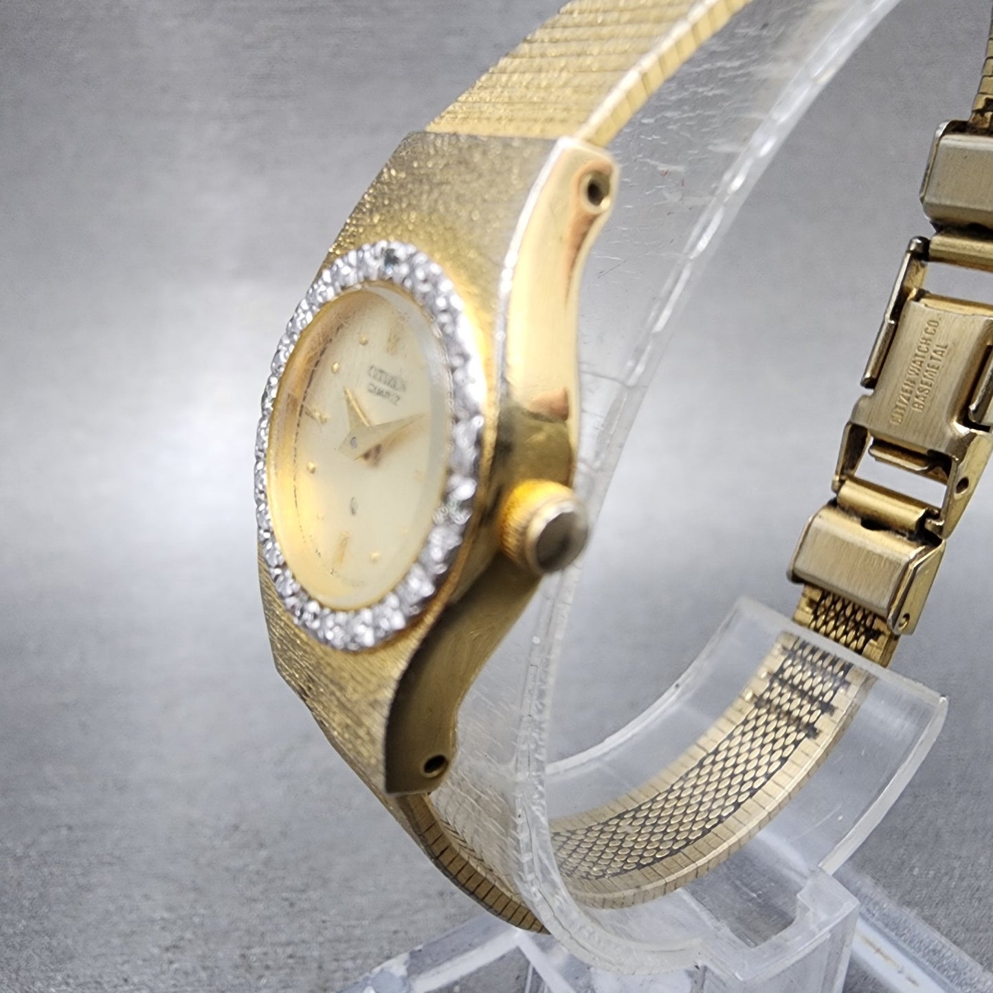 Citizen CQ Watch Women 17mm Champagne Dial Gold Tone 3220324196 New Battery2