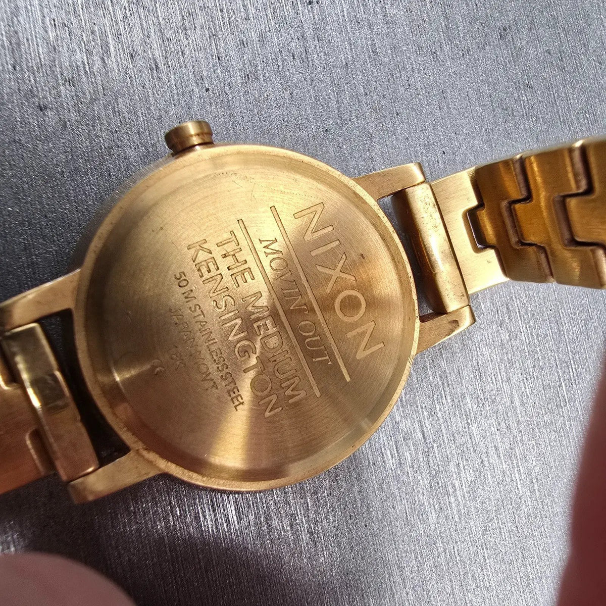 Nixon Kensington Watch Women 32mm Champagne Dial Gold Tone Round New Battery10