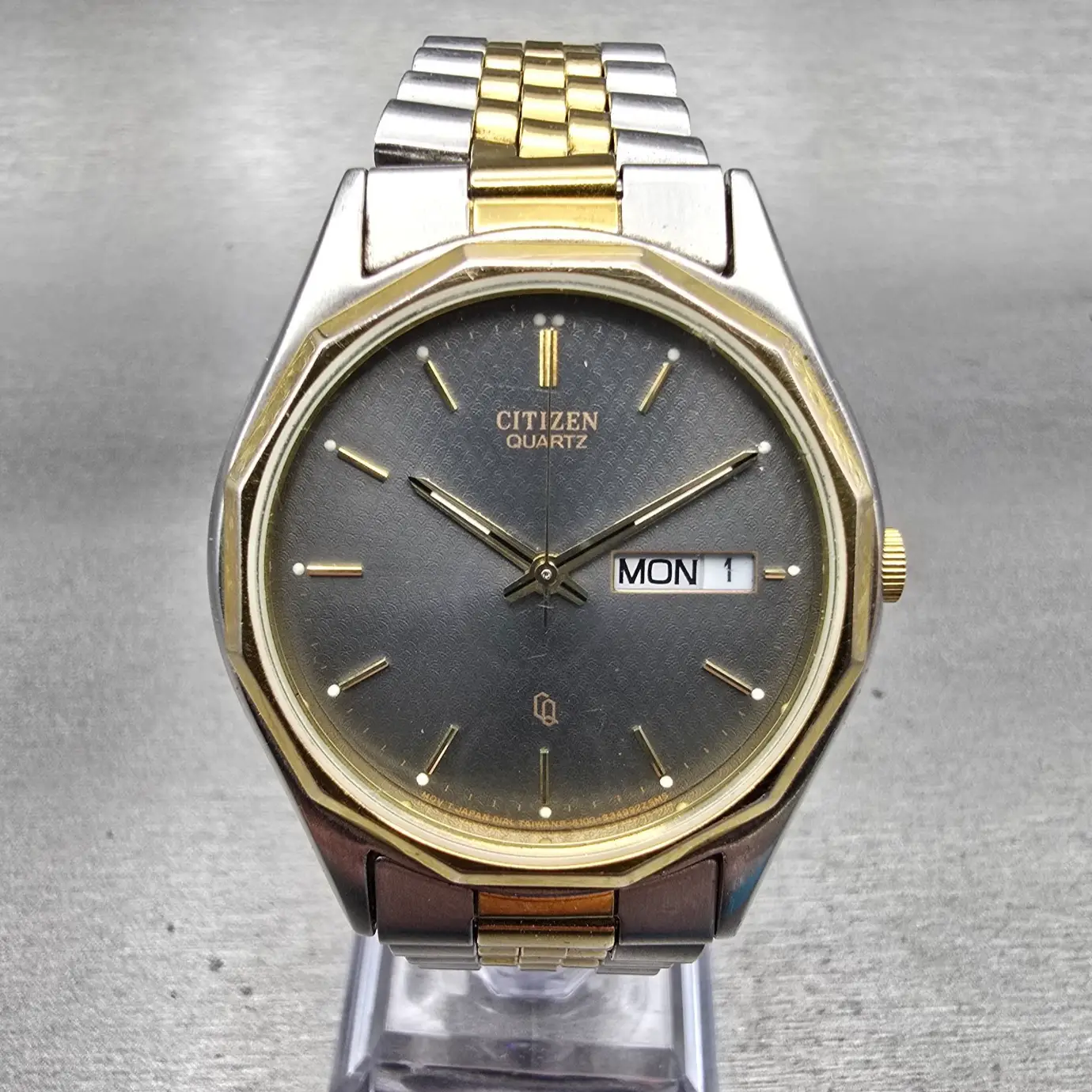 Citizen CQ Watch Men 34mm Gray Dial Two Tone Daydate 6100-K02759 New Battery VTG0