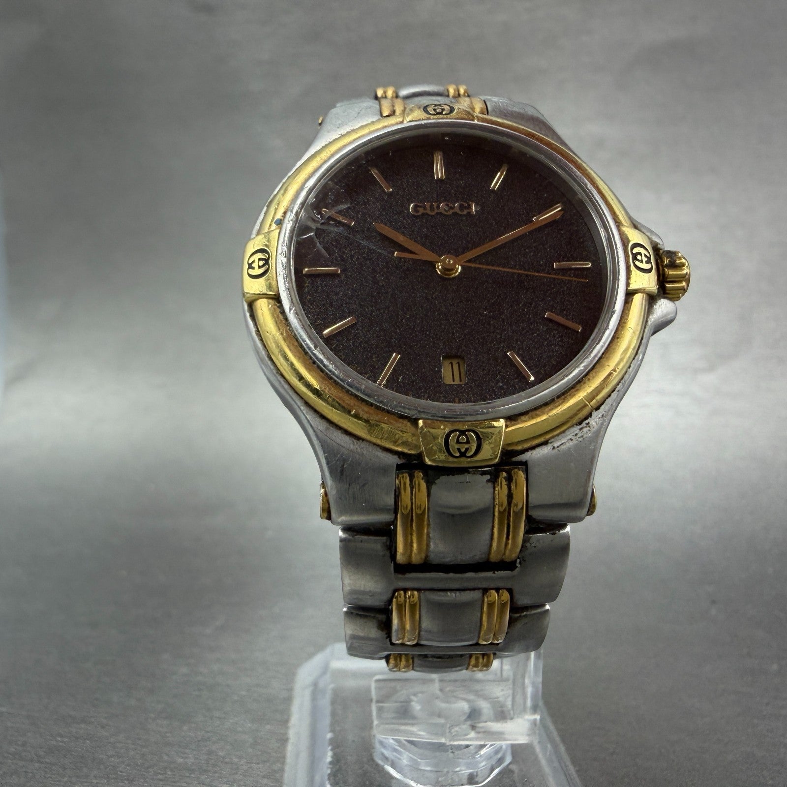 Gucci 9040M Watch Men 35mm Gray Dial Two Tone Date NO BACK PARTS New Battery6
