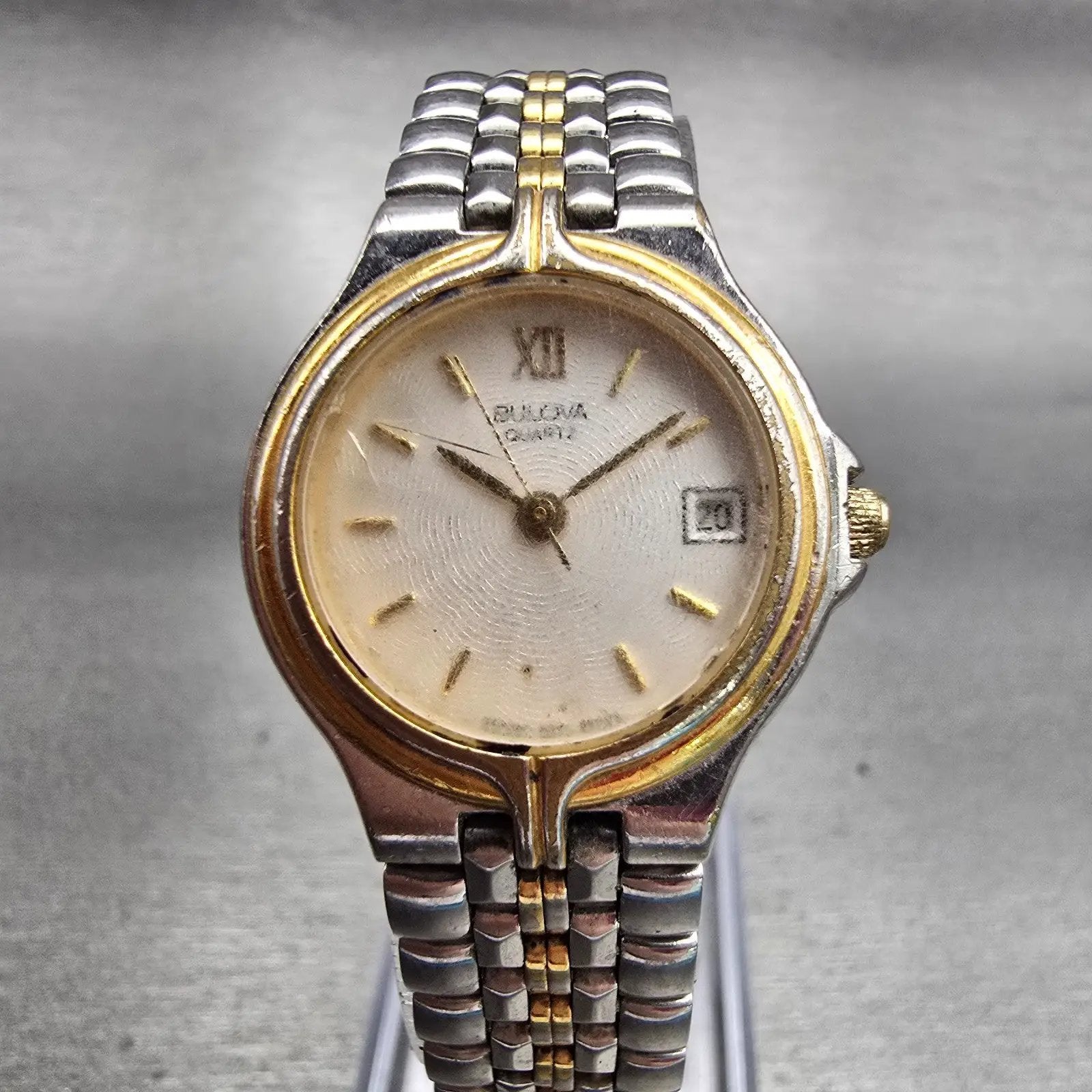 Bulova Watch Women 24mm White Dial Two Tone Date Round 98M02 New Battery Vintage0