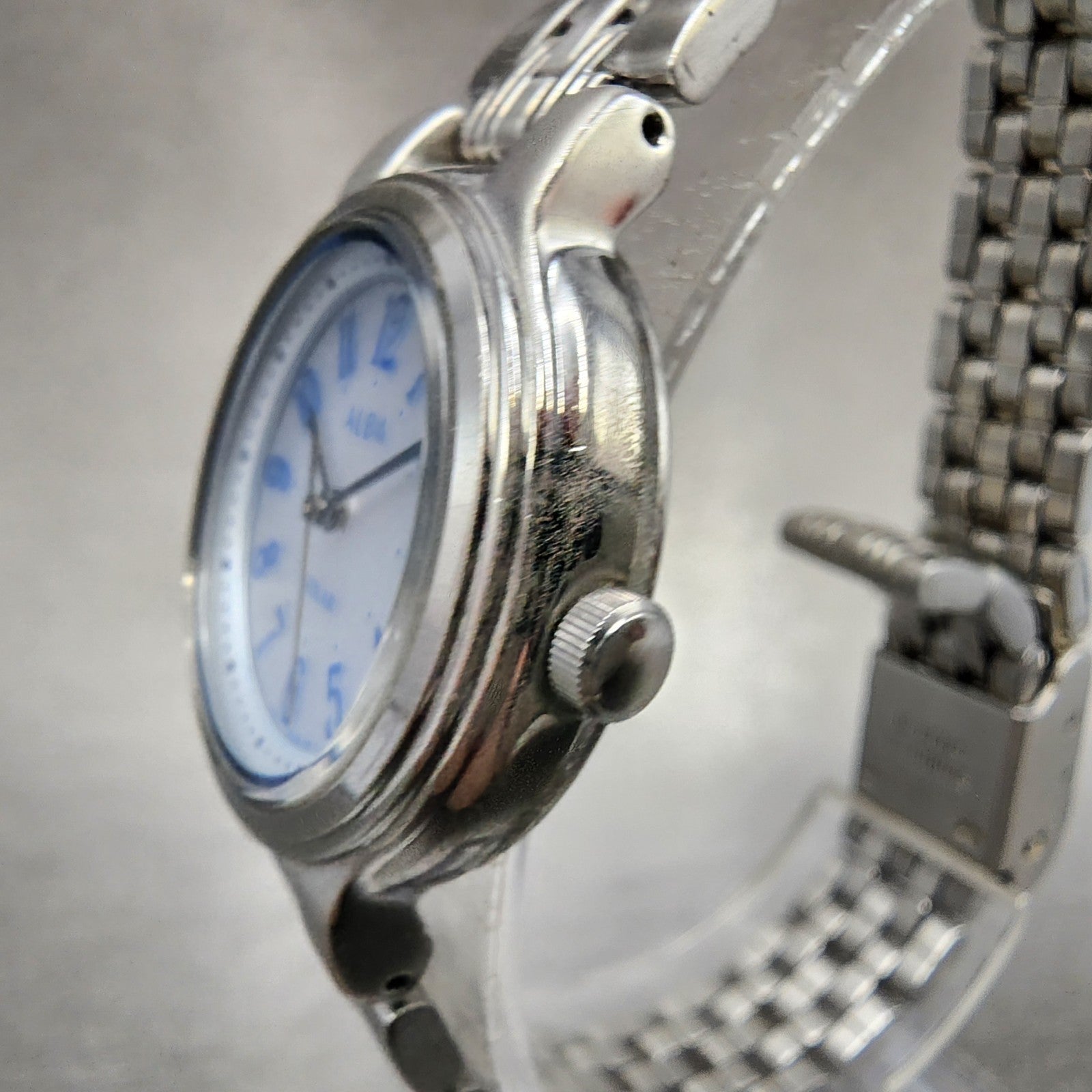 Seiko ALBA Solar Watch Women 27mm Silver Dial Silver Tone Round V1810AL0 Runs2