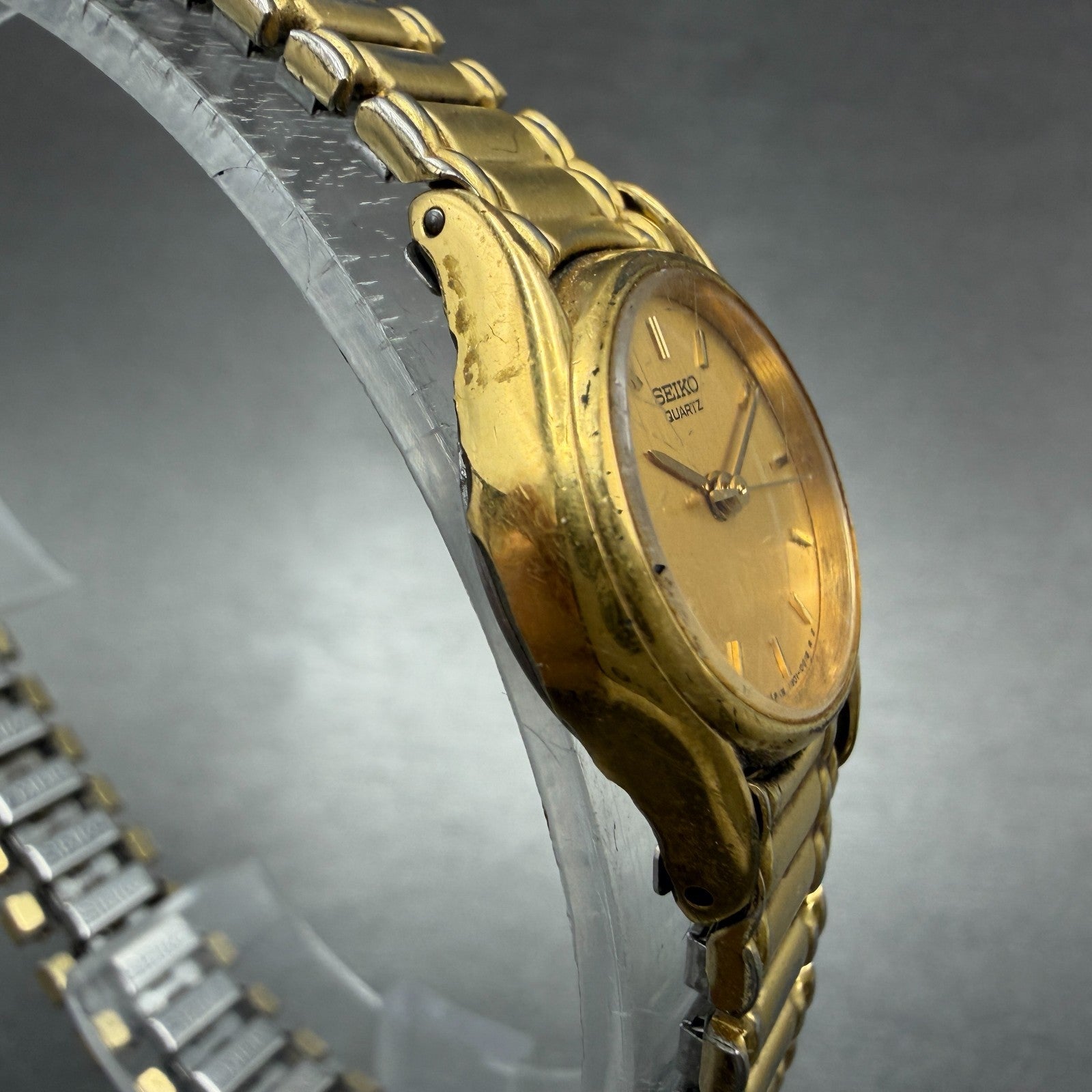 Seiko Watch Women 20mm Champagne Dial Gold Tone Round 1N01-0E19 New Battery VTG3