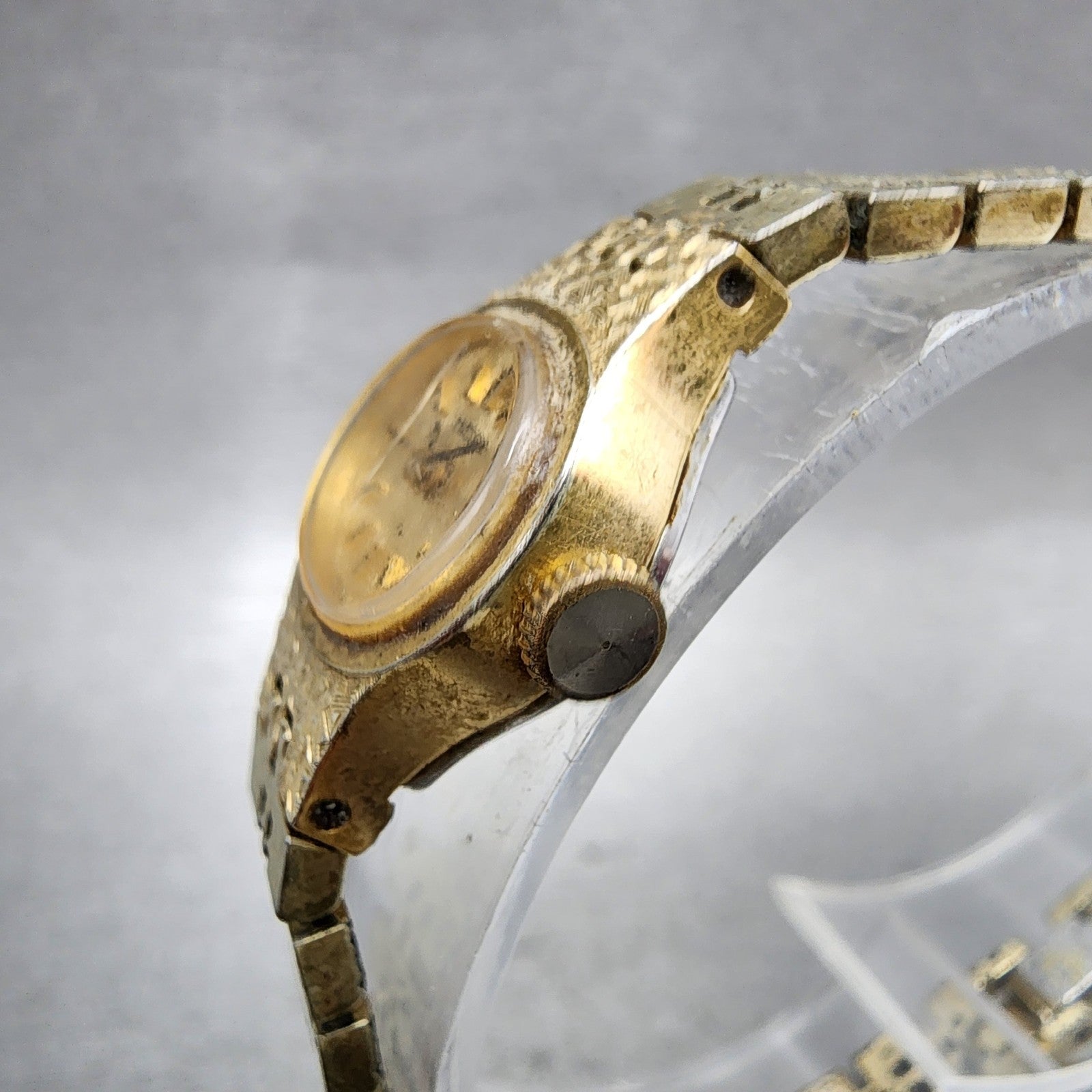 Seiko Watch Women 17mm Champagne Dial Gold Tone Manual Wind Round 117619 Runs2