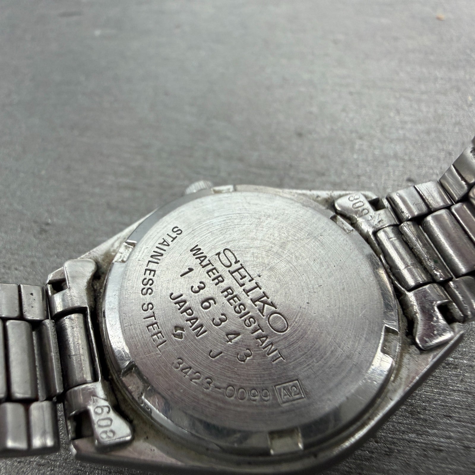 Seiko SQ Watch Women 24mm Silver Dial Silver Tone Daydate 3423-0099 NewBat HG59