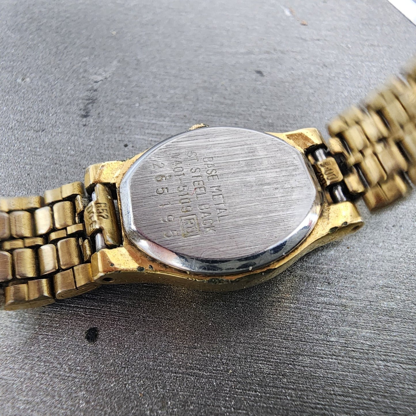 Seiko Watch Women 18mm White Dial Gold Tone Oval V4015109 New Battery VTG9