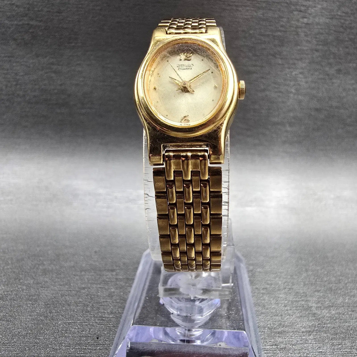 Seiko Watch Women 17mm Champagne Dial Gold Tone Oval V401-5109 New Battery JP15