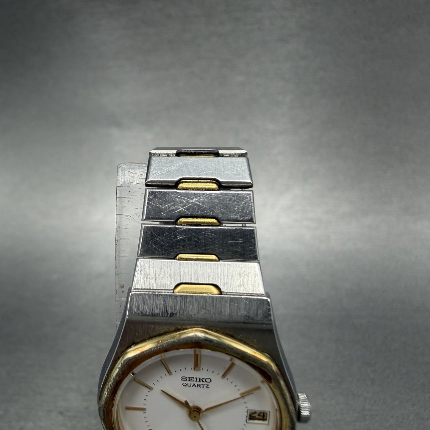 Seiko Watch Women 22mm White Dial Two Tone Date Round 2A22-0100 New Battery4