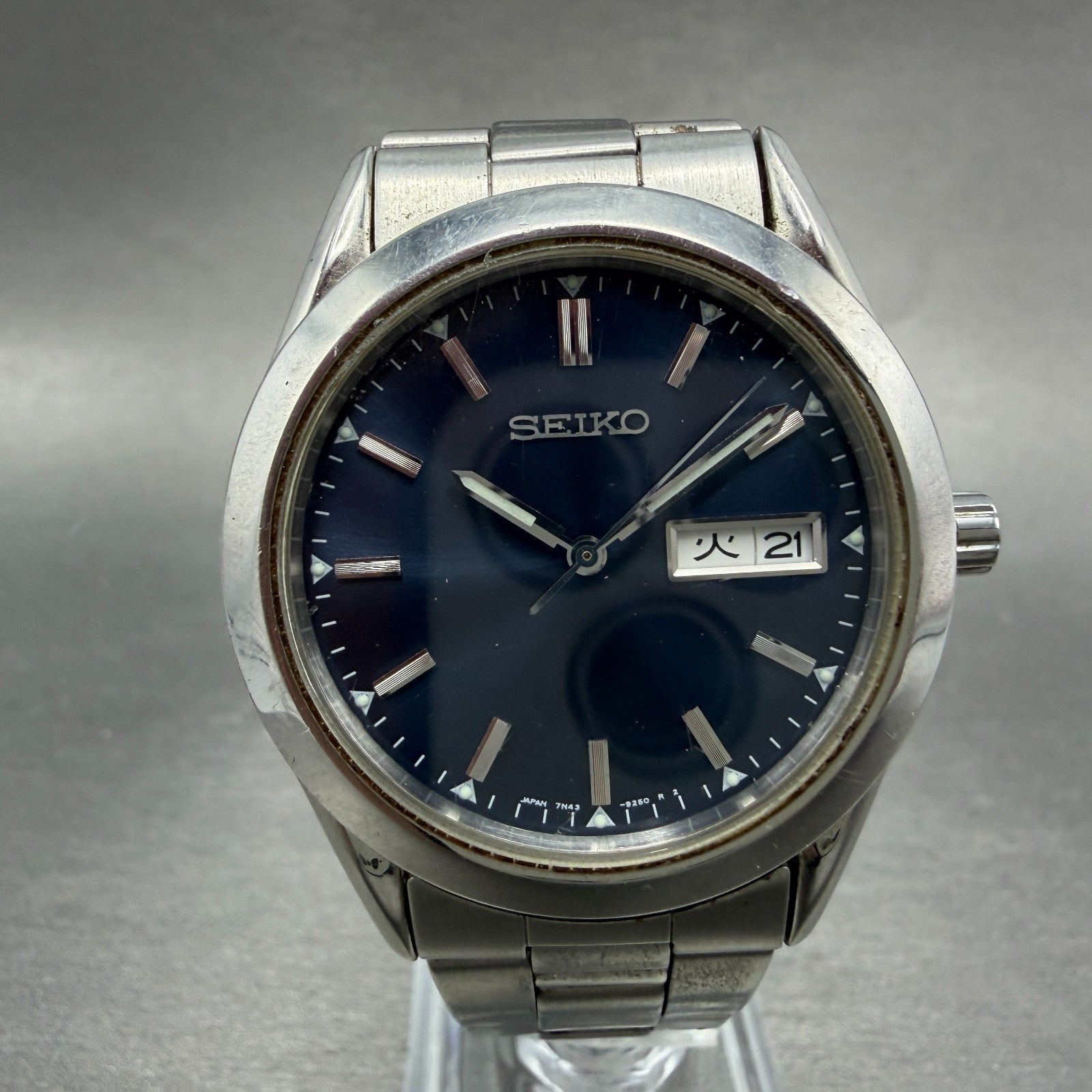 Seiko Watch Men 37mm Blue Dial Silver Tone Daydate Round 7N43-9080 PARTS0