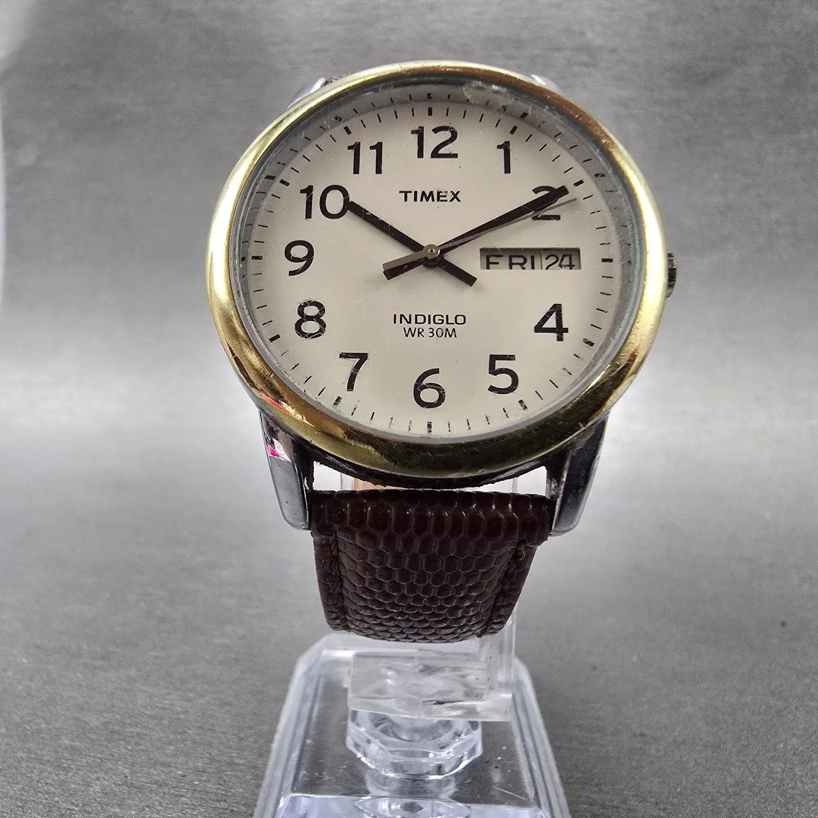 Timex Indiglo Watch Men 35mm White Dial Two Tone Daydate Round New Battery4
