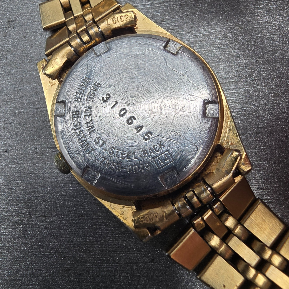 Seiko Womens Watch 24mm Gold Dial Gold Tone Daydate Round 7N83-0049 New Battery10