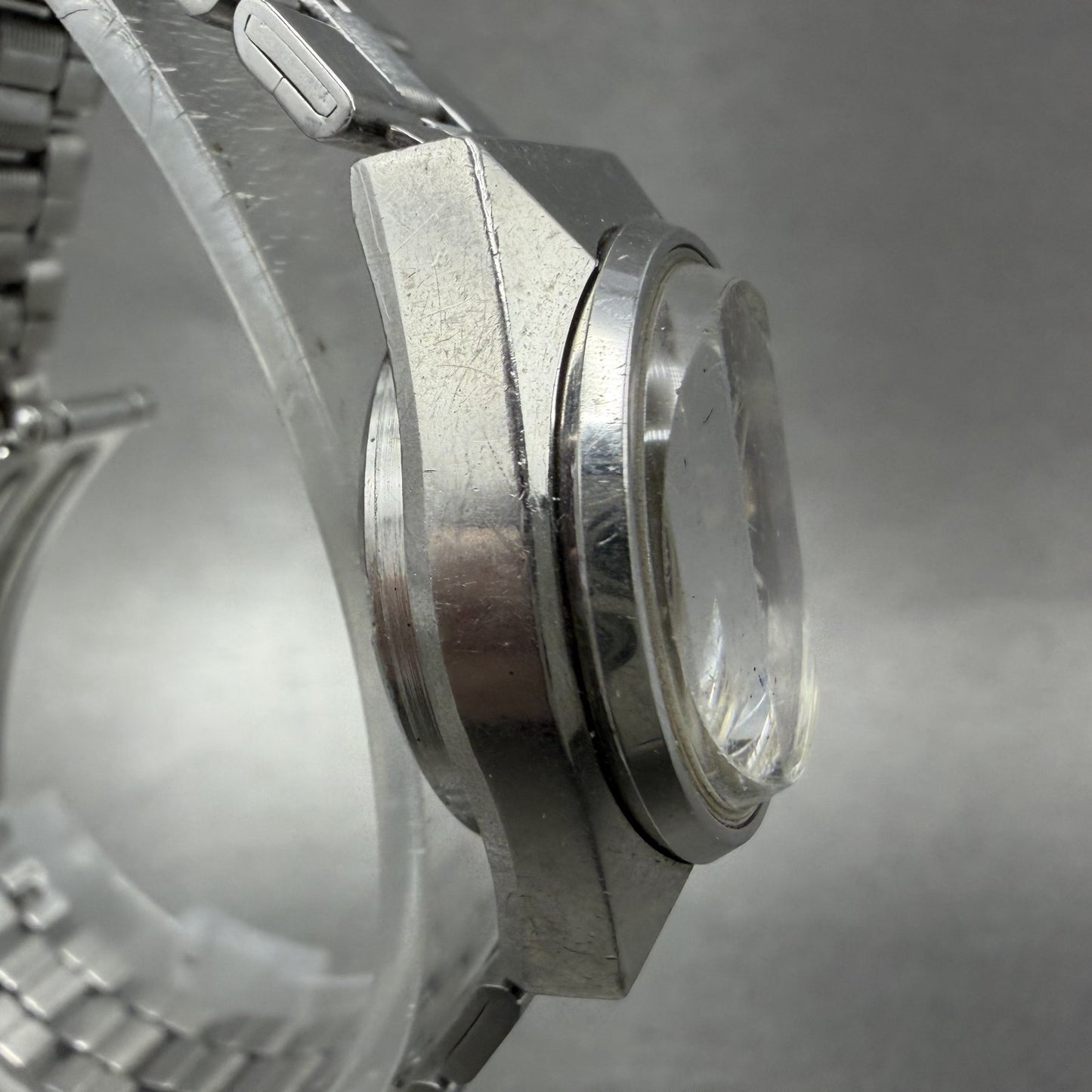 Seiko Automatic Watch Women 24mm Red Dial Silver Tone Date 2205-0679 Runs ABC3