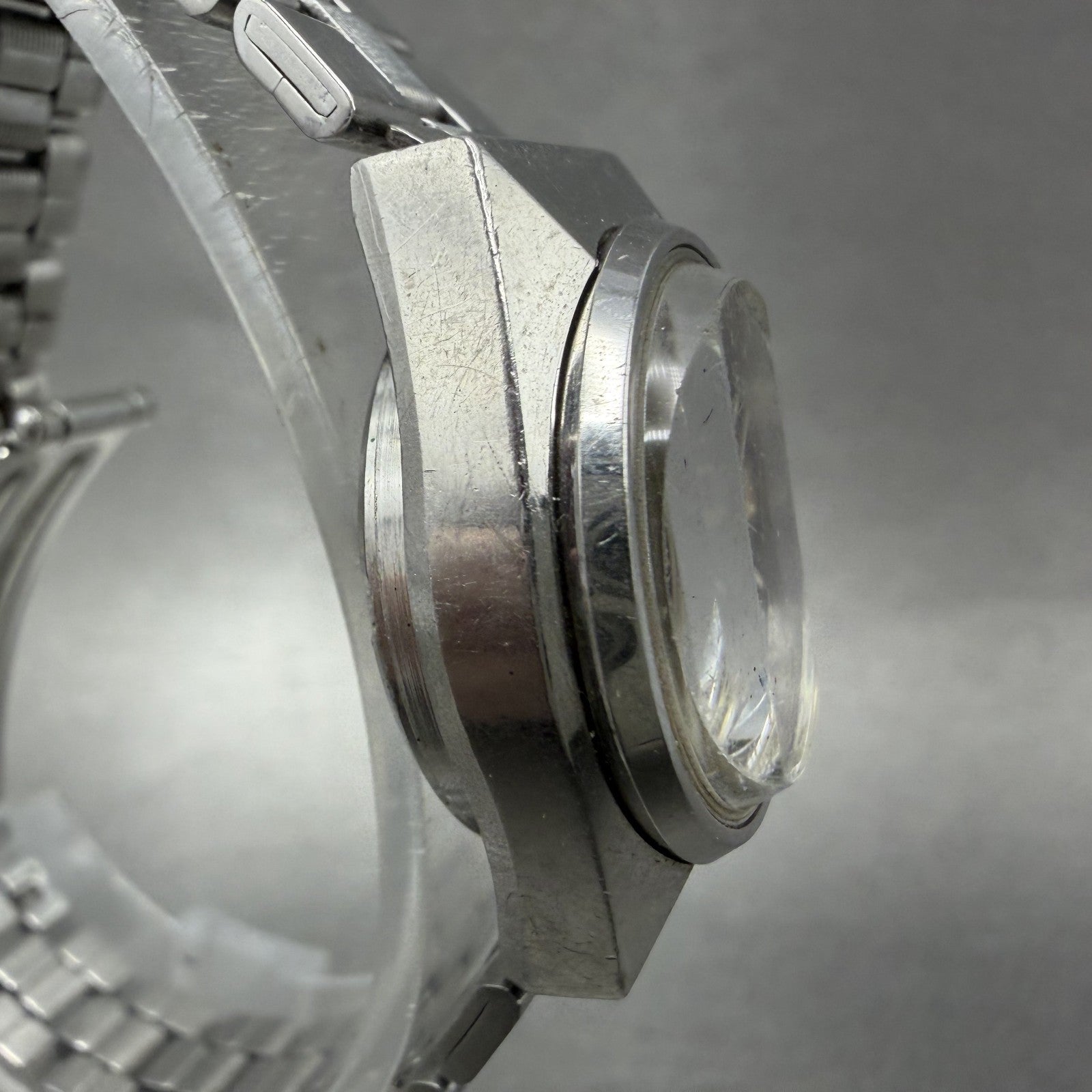 Seiko Automatic Watch Women 24mm Red Dial Silver Tone Date 2205-0679 Runs ABC3