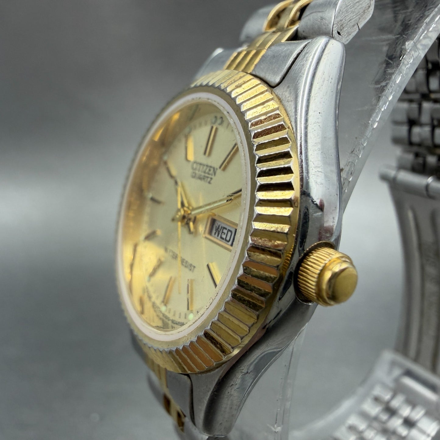 Citizen CQ Watch Women 25mm Champagne Dial Two Tone Daydate 6000-R00413 New Batt2