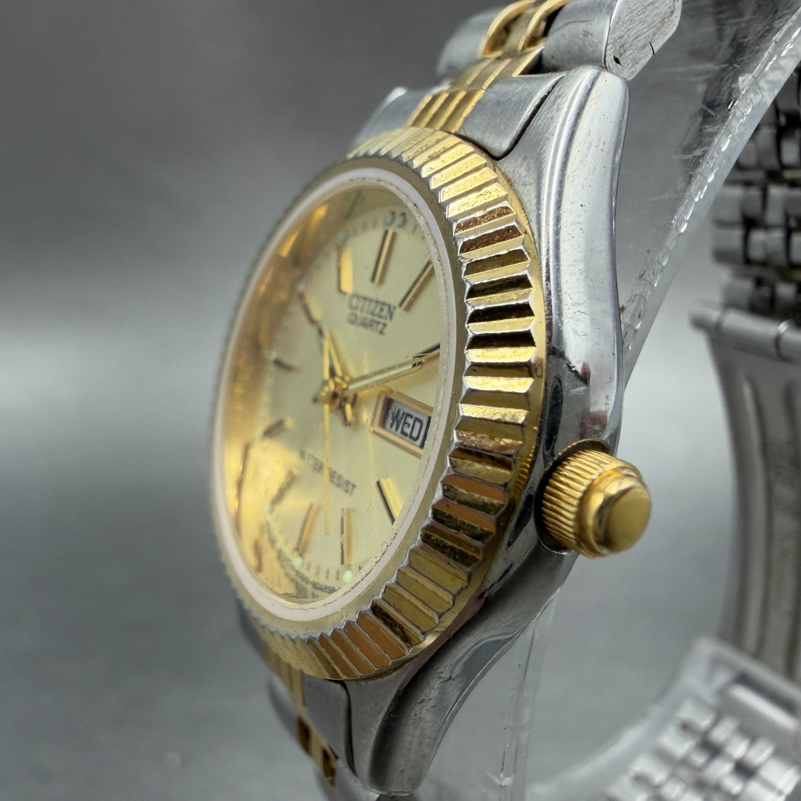 Citizen CQ Watch Women 25mm Champagne Dial Two Tone Daydate 6000-R00413 New Batt2