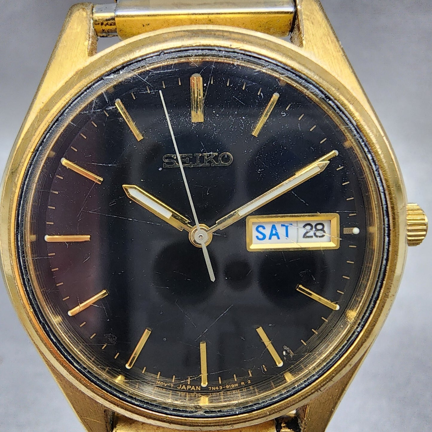 Seiko Watch Men 37mm Black Dial Gold Tone Daydate Round 7N439048 New Battery1