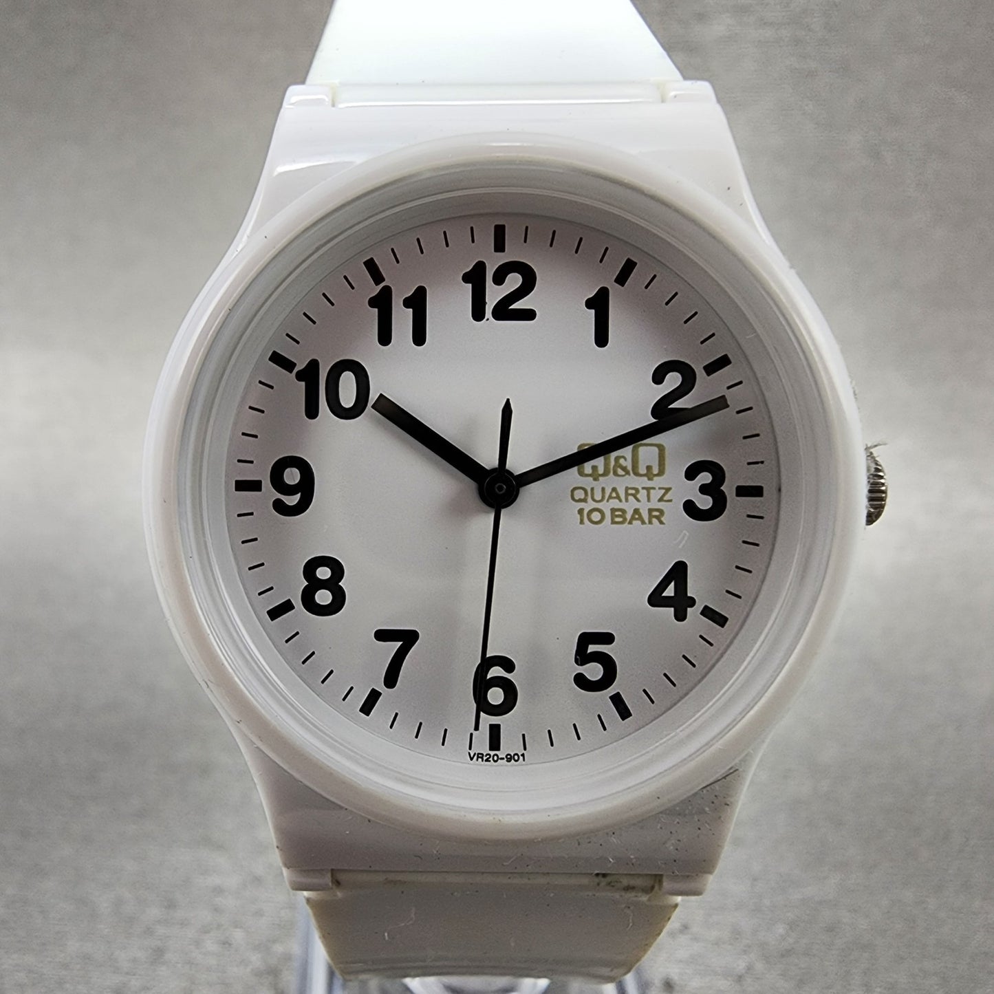 Citizen Q&Q Watch Women 34mm White Dial White Tone Round New Battery1