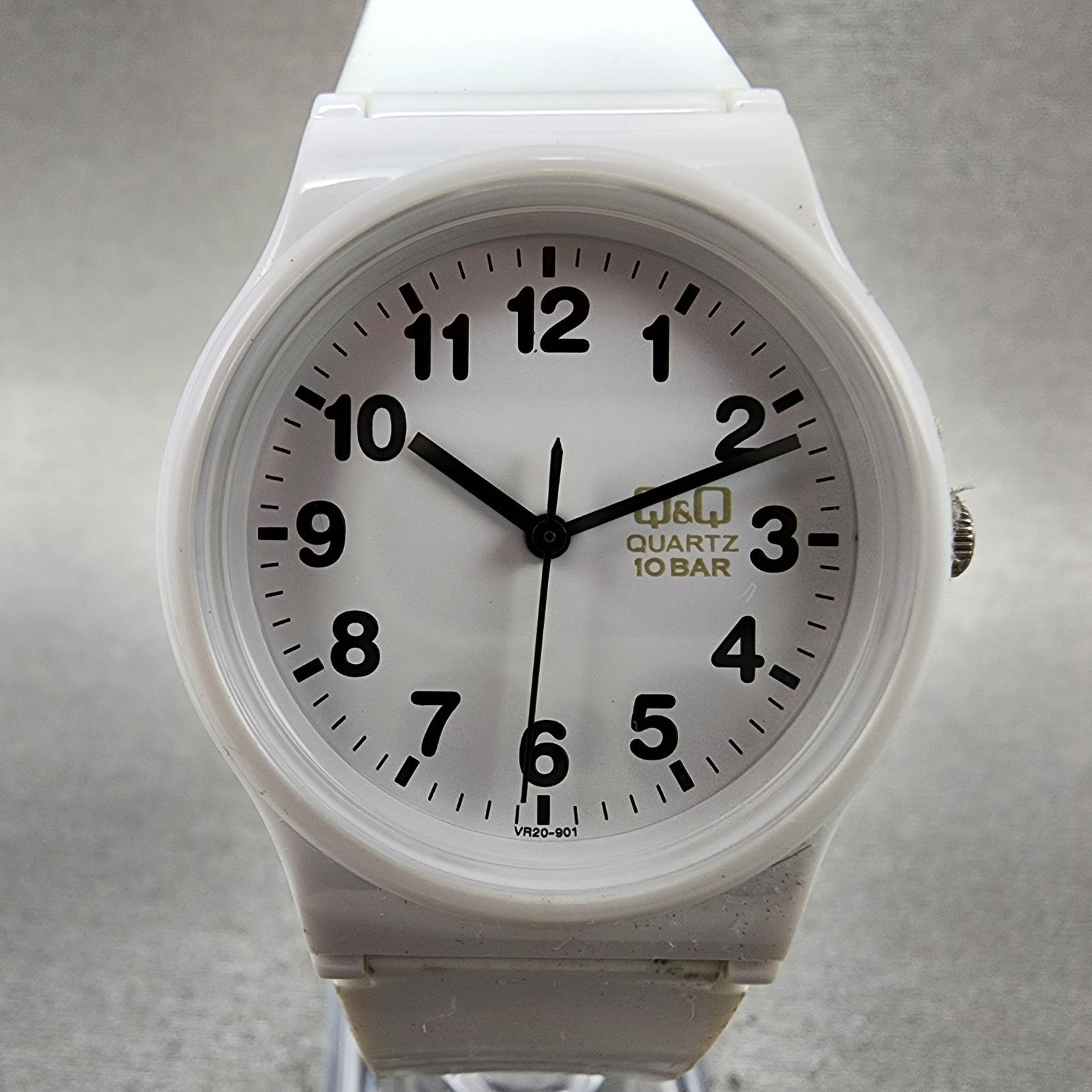 Citizen Q&Q Watch Women 34mm White Dial White Tone Round New Battery1