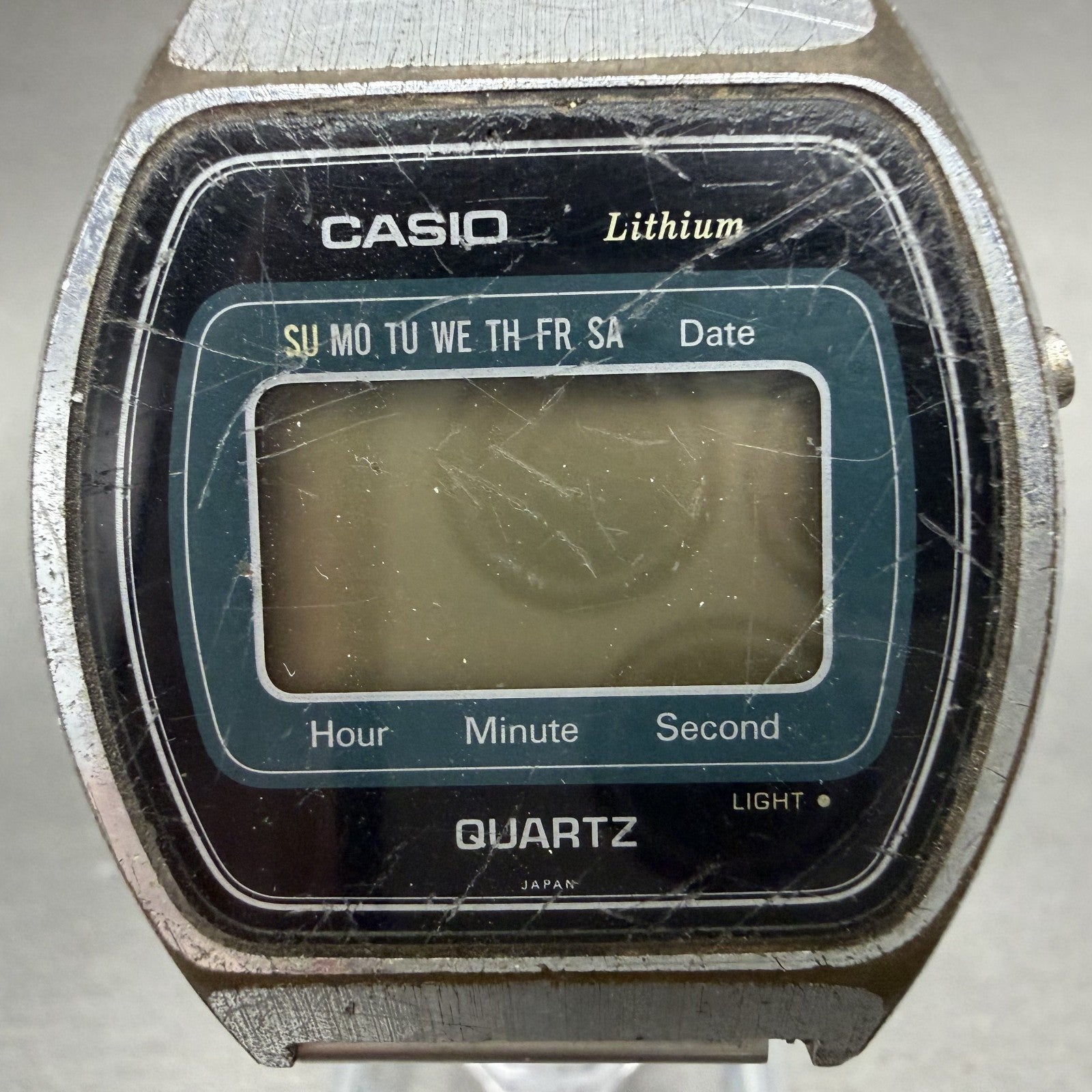 Casio 111QS-34 Watch Men 35mm Digital LCD Silver Tone Round Vintage PARTS2