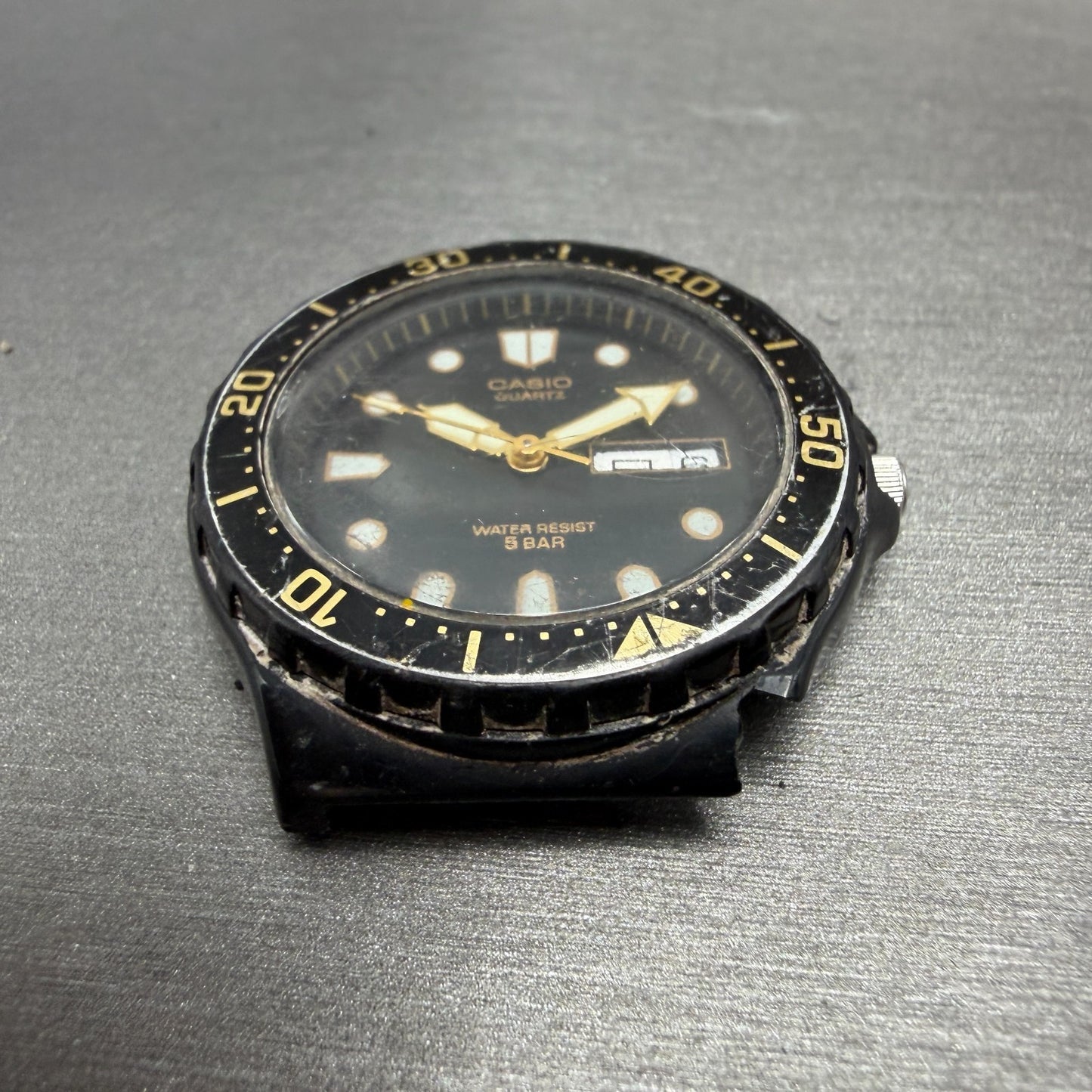 Casio Dive Watch Men 36mm Black Dial Black Tone Daydate Round MRW-81 PARTS3