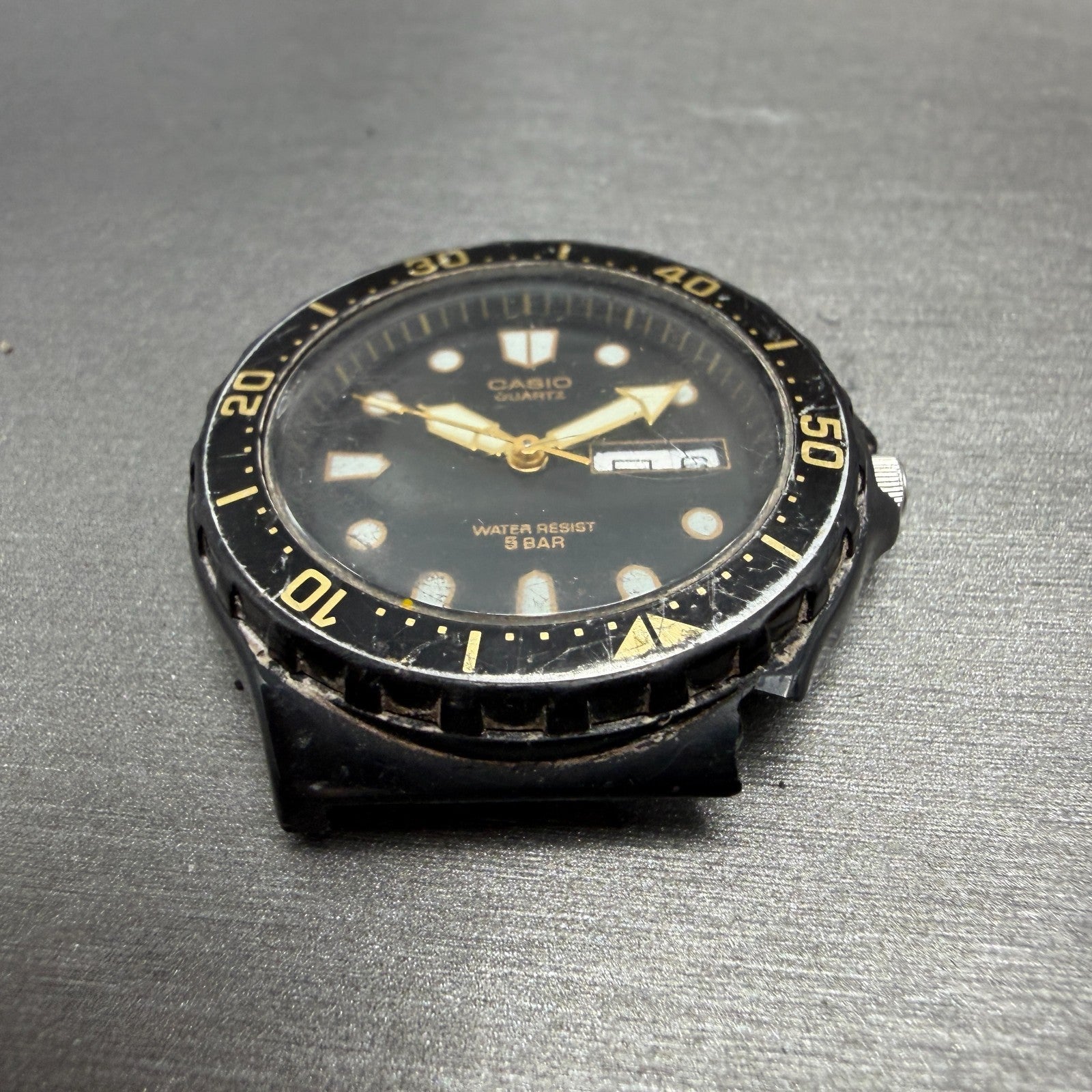 Casio Dive Watch Men 36mm Black Dial Black Tone Daydate Round MRW-81 PARTS3