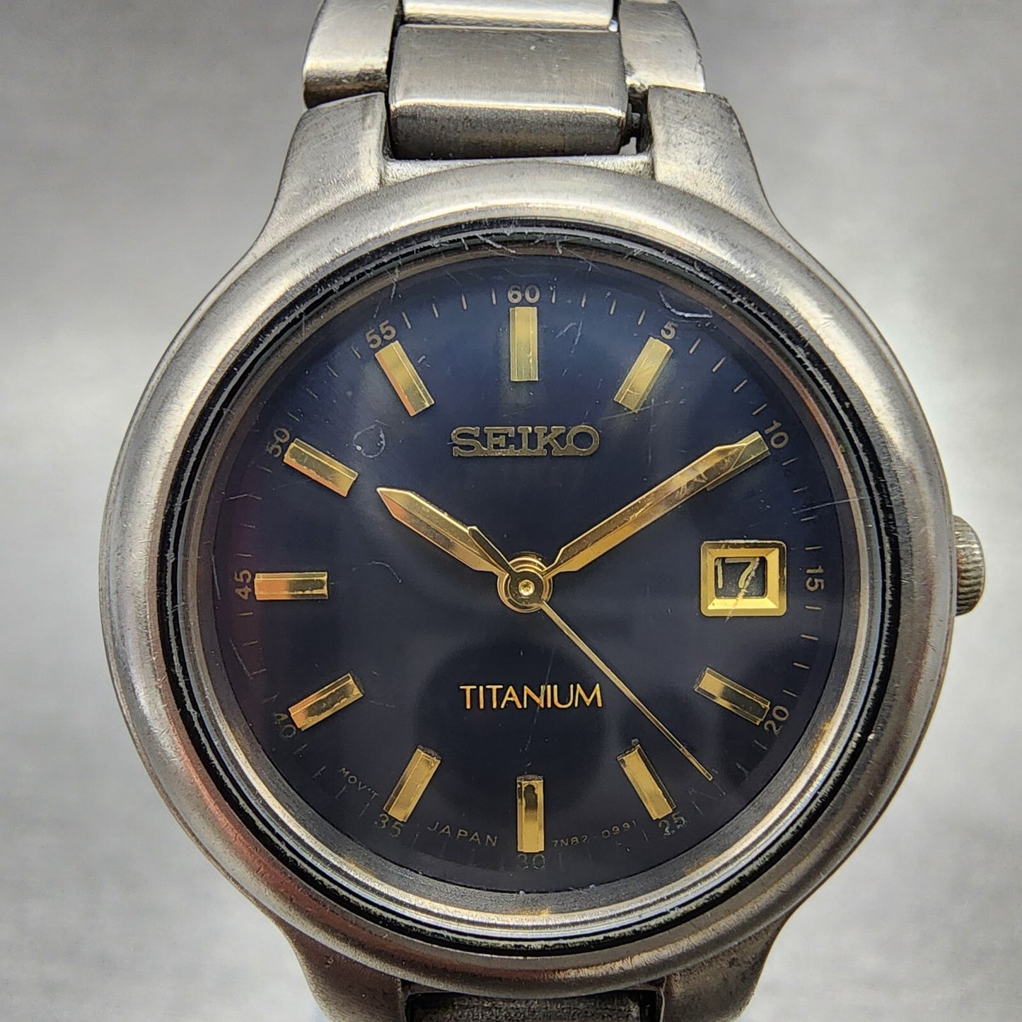 Seiko Watch Women Titanium Blue Dial Date 27mm Round 7N820439 New Battery1