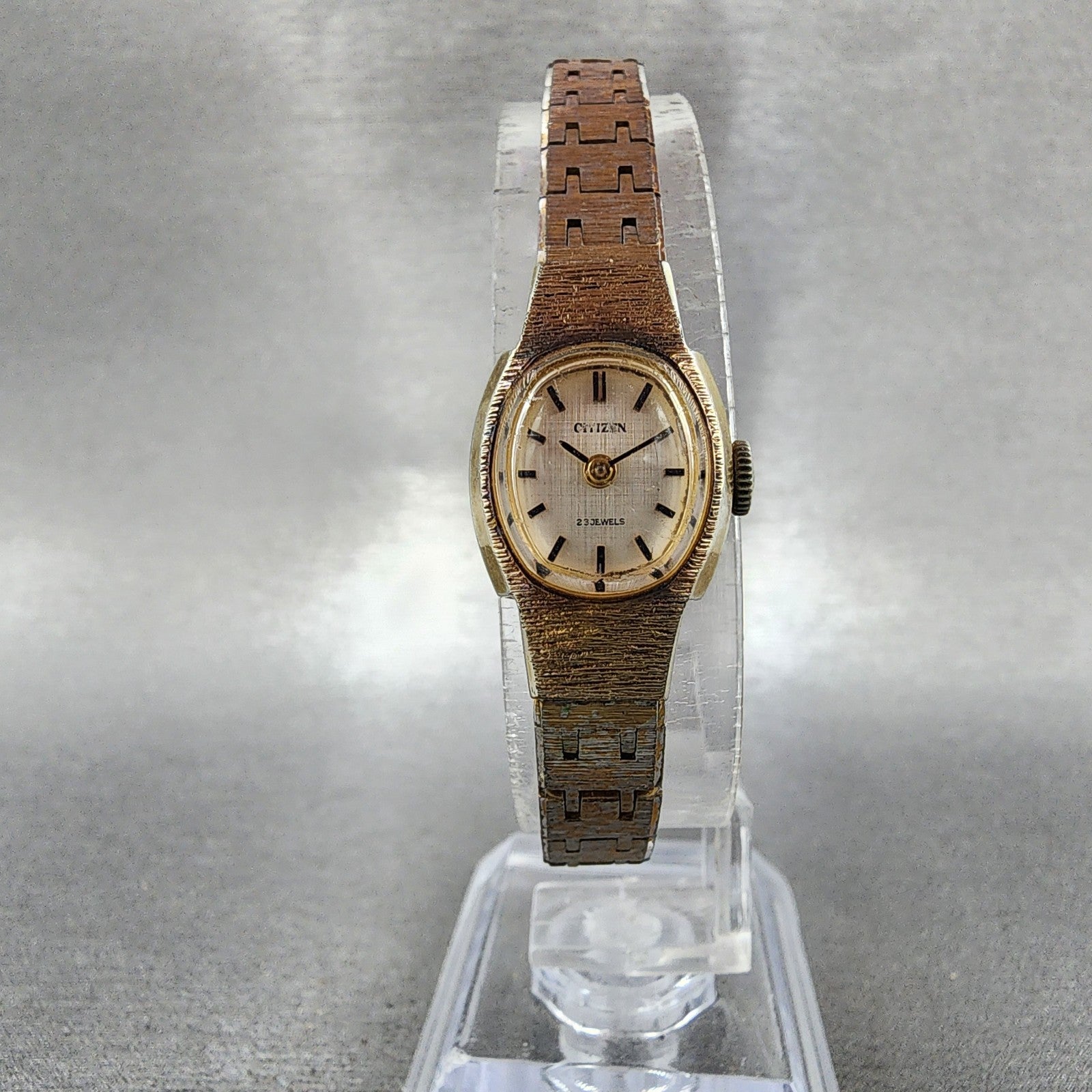 Citizen Watch Women 15mm Silver Dial Gold Tone Oval 4674120 Manual Runs VTG5