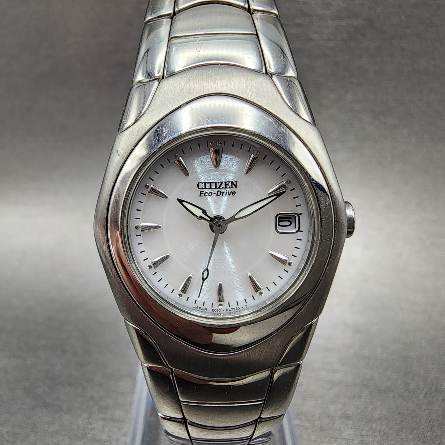 Citizen EcoDrive Watch Women 26mm White Dial Steel Date Round EW013051A Runs0