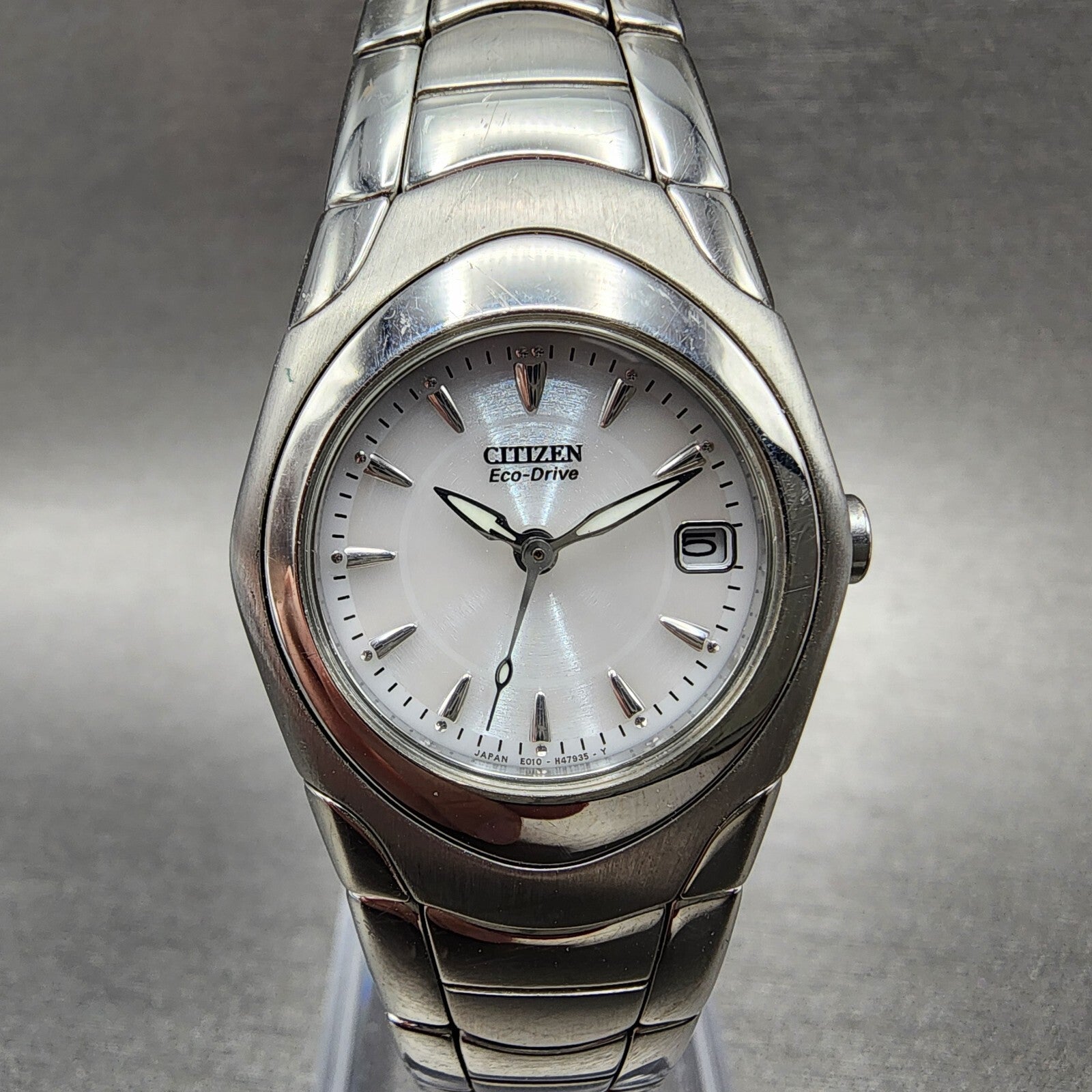 Citizen EcoDrive Watch Women 26mm White Dial Steel Date Round EW013051A Runs0