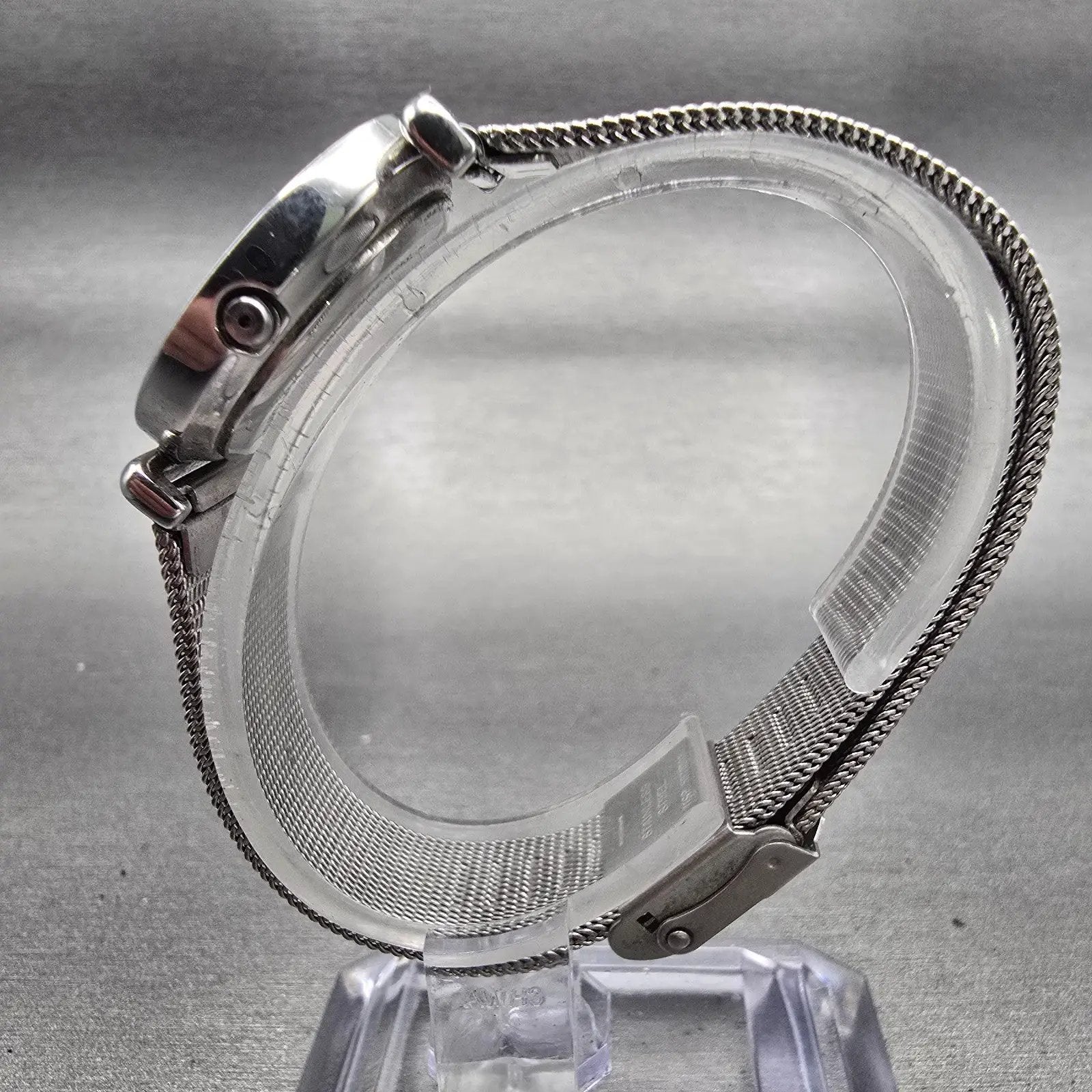 Skagen Denmark Watch Women 25mm Black Dial Silver Tone Round 107SSSBD New Batt6