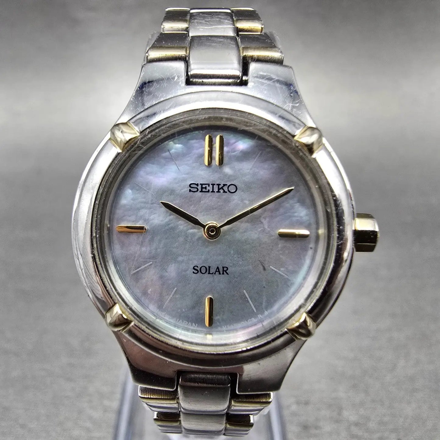 Seiko Solar Watch Women 24mm MOP Dial Two Tone Round V115-0AB0 Runs Bracelet0