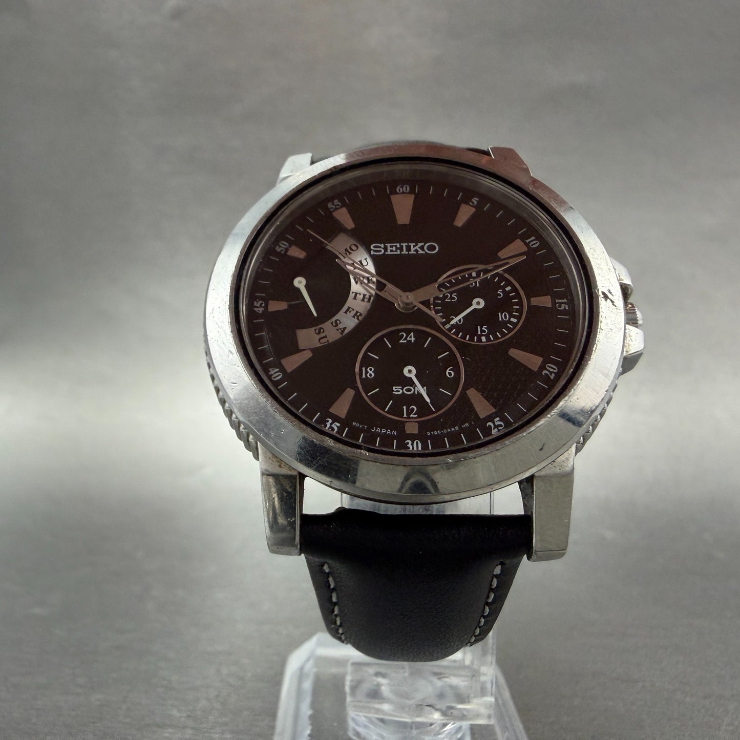 Seiko Watch Men 39mm Black Dial Silver Tone Daydate 24 Hour 5Y66-0AA0 NewBattery6