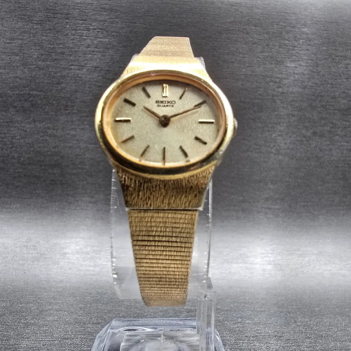 Seiko Watch Women 20mm Champagne Dial Gold Tone Oval 2320-5439 New Battery JP5
