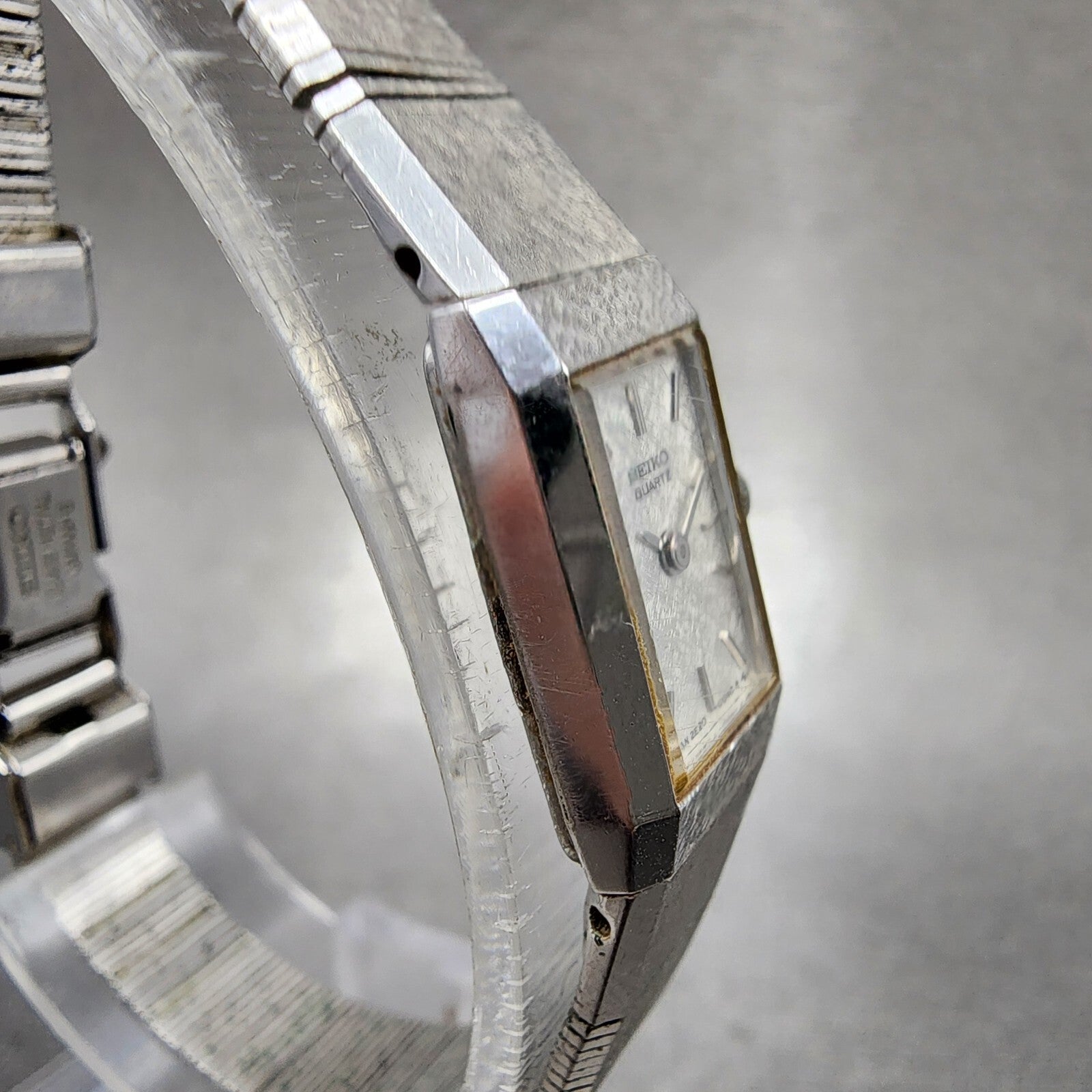 Seiko Tank Watch Women 12mm Silver Dial Silver Tone 2e205029 New Battery4