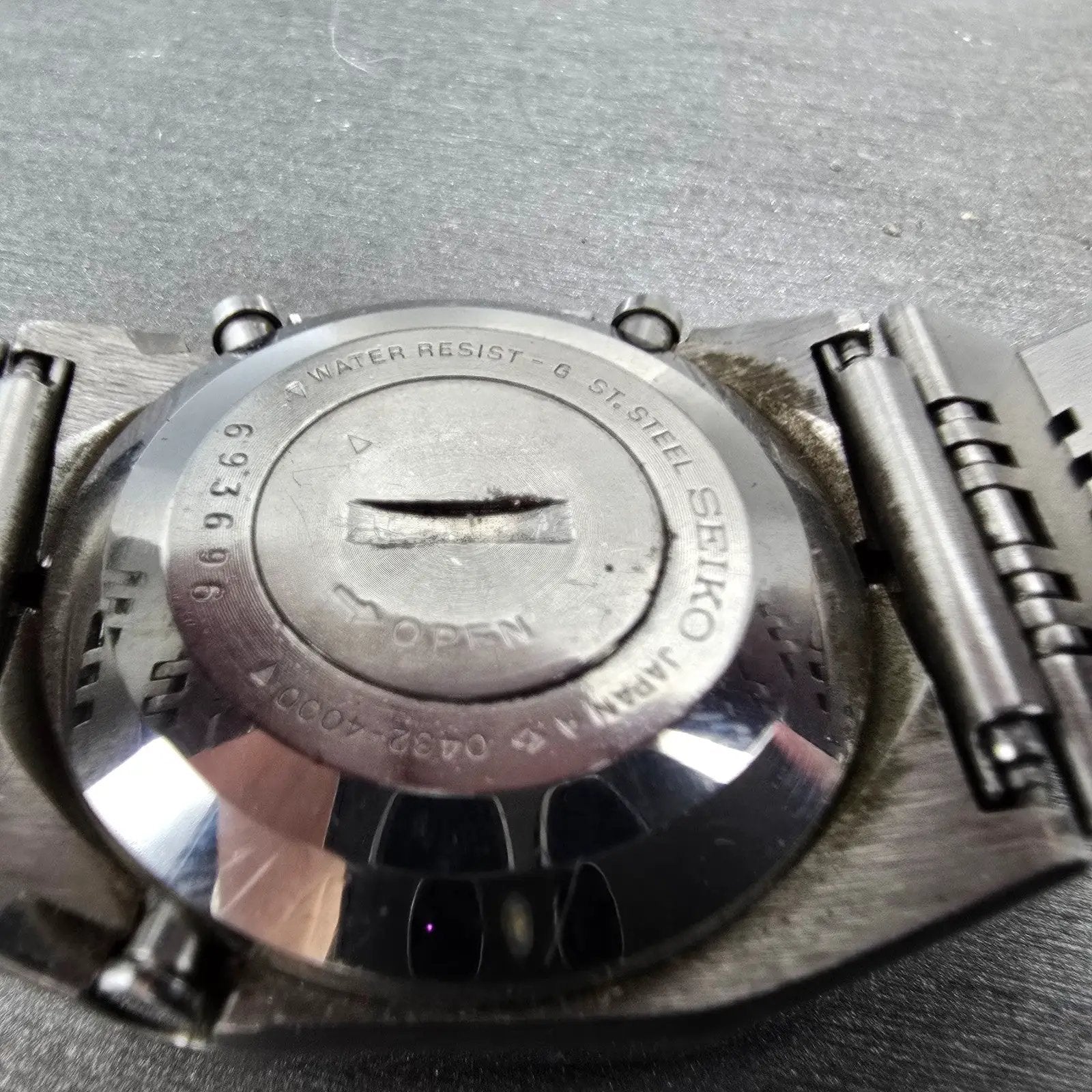 Seiko 0432-4000 Watch Men 33mm Black Dial Silver Tone Octagon Vintage LCD PARTS10
