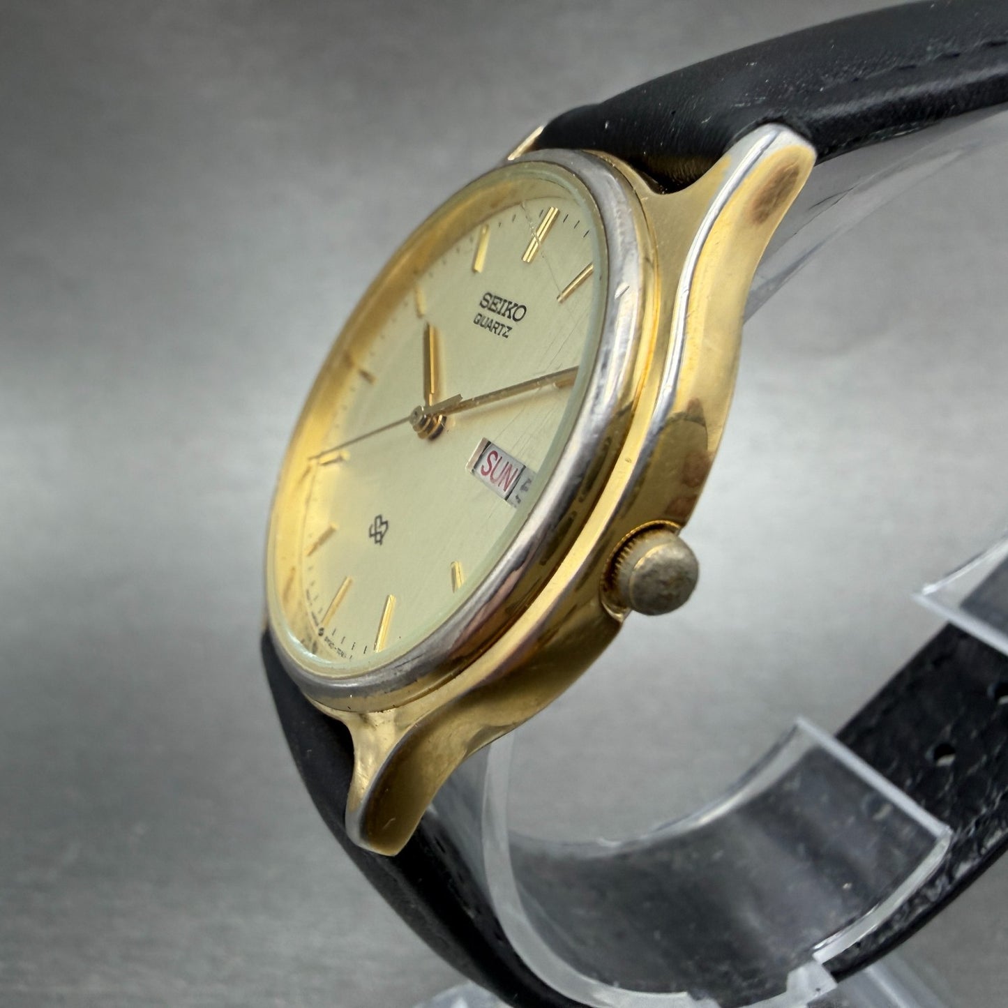 Seiko SQ Watch Men 34mm Champagne Dial Gold Tone Daydate 5y23-7030 New Battery G2