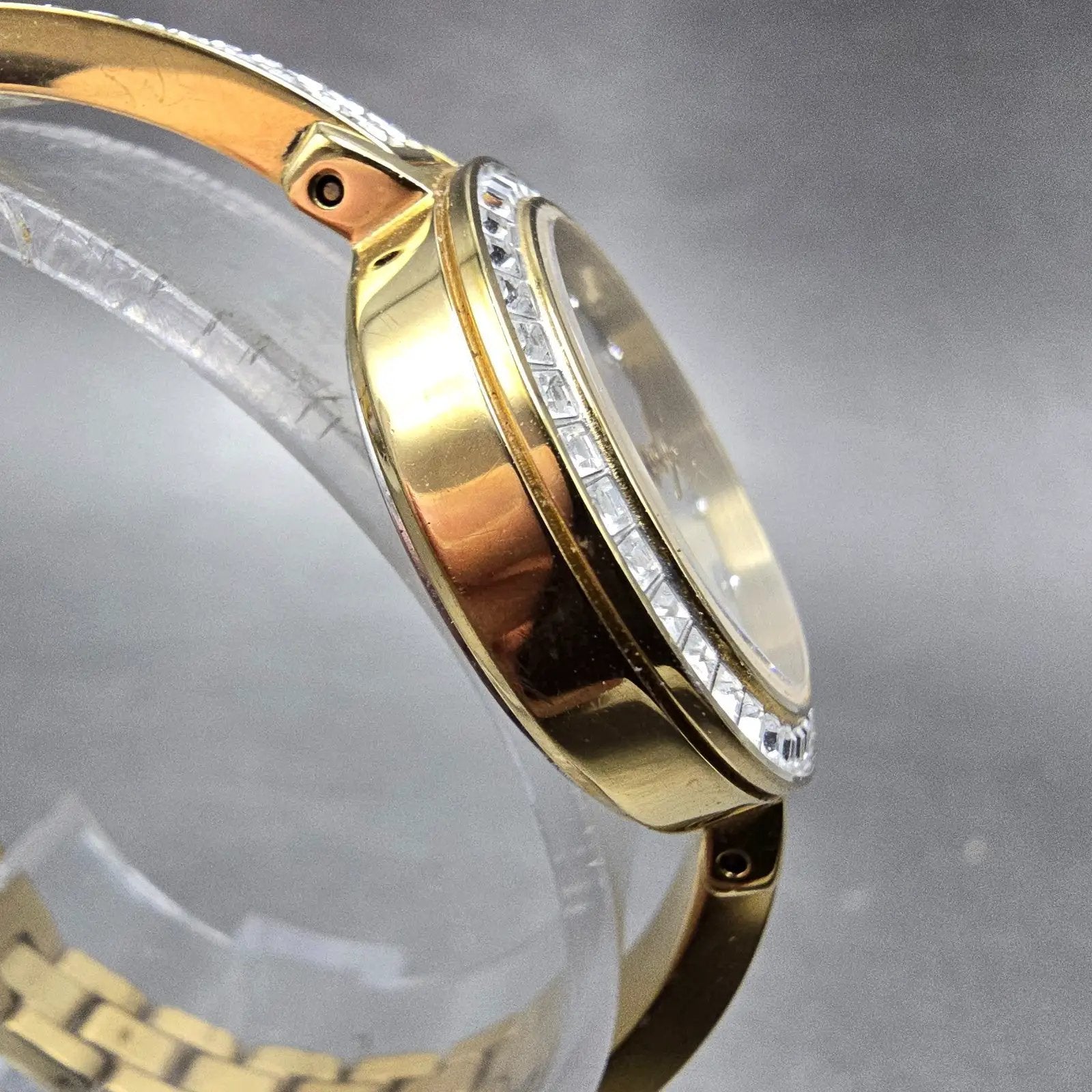 Citizen Eco-Drive Watch Women 25mm MOP Dial Gold Tone Round E031-S122694 Runs HM3