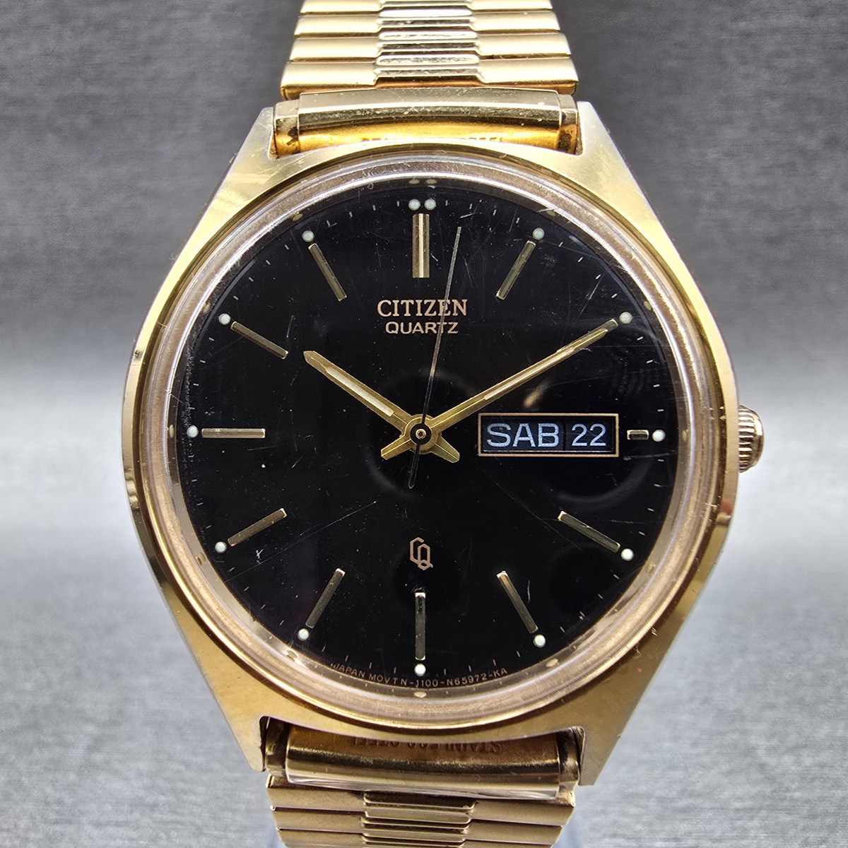 Citizen CQ Watch Men 35mm Black Dial Gold Tone Daydate 1100-S63812 New Battery K0