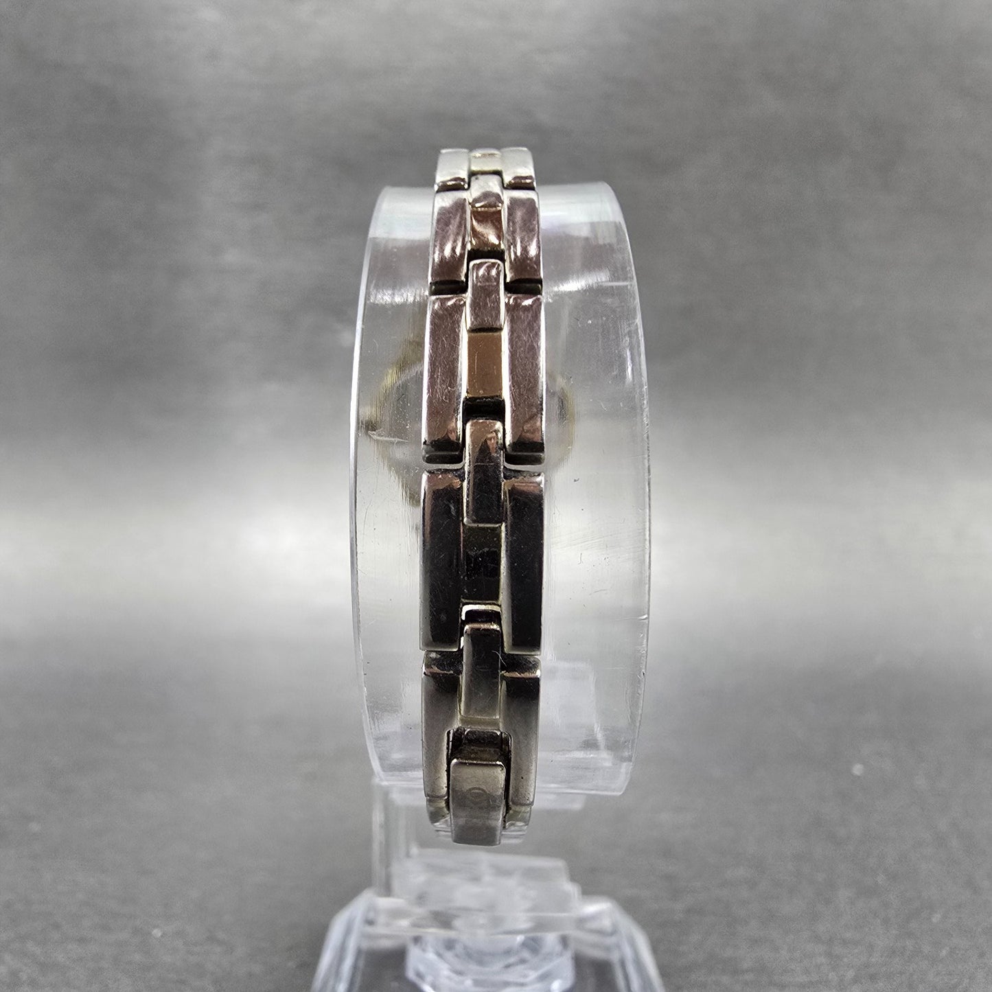 Seiko Solar Watch Women 22mm MOP Dial Gold Tone Round V115-0AW0 Runs Crystals NK7