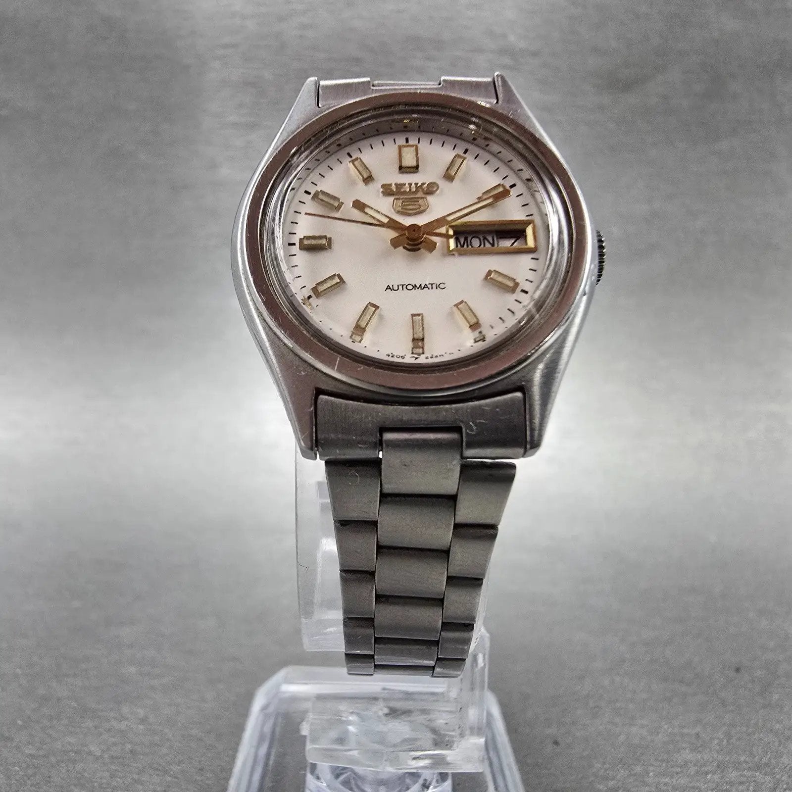 Seiko 5 Automatic Watch Women 25mm Silver Dial Silver Tone 4206-0410 New Battery5