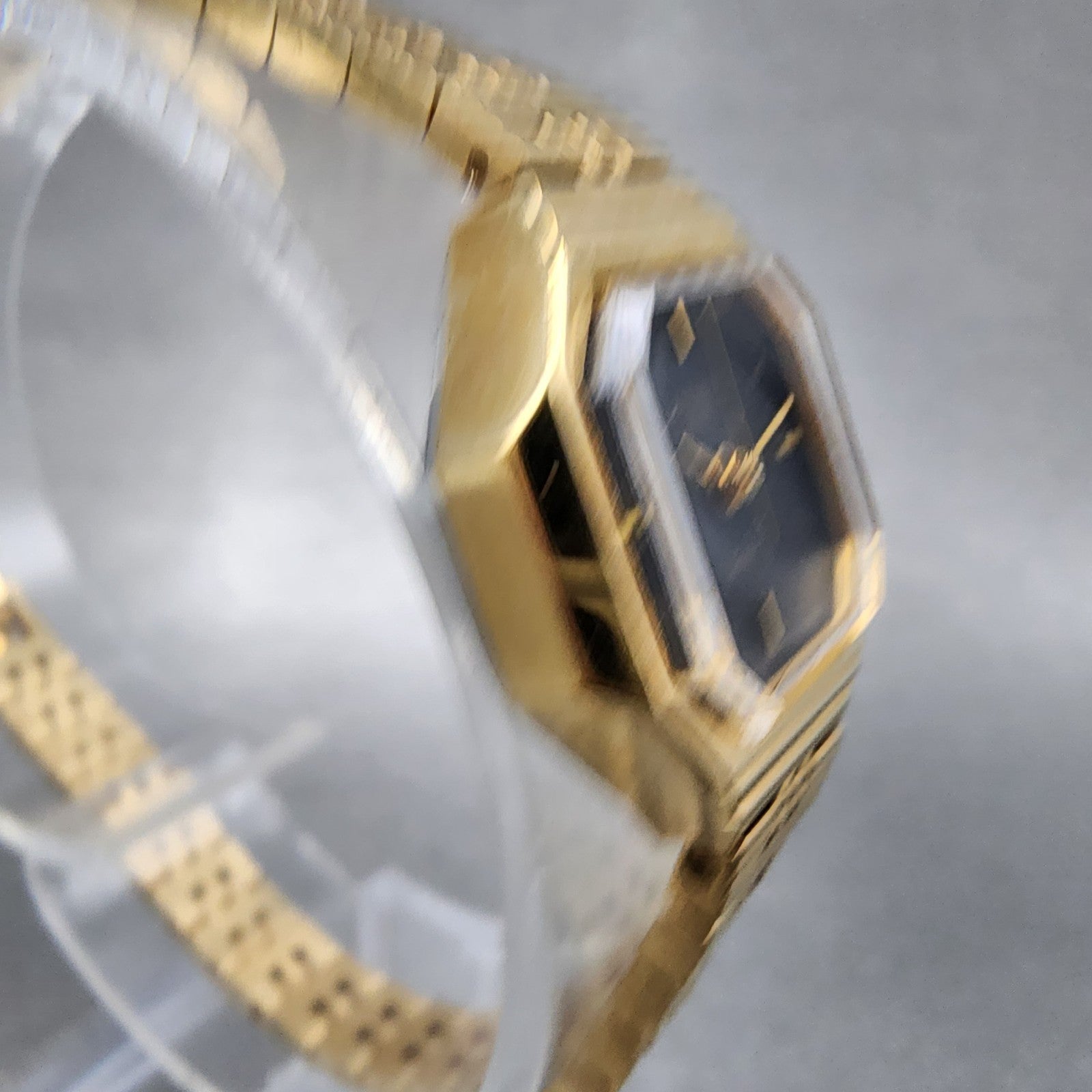 Citizen Seven Watch Women 18mm Black Dial Gold Tone 2030069072 New Battery3
