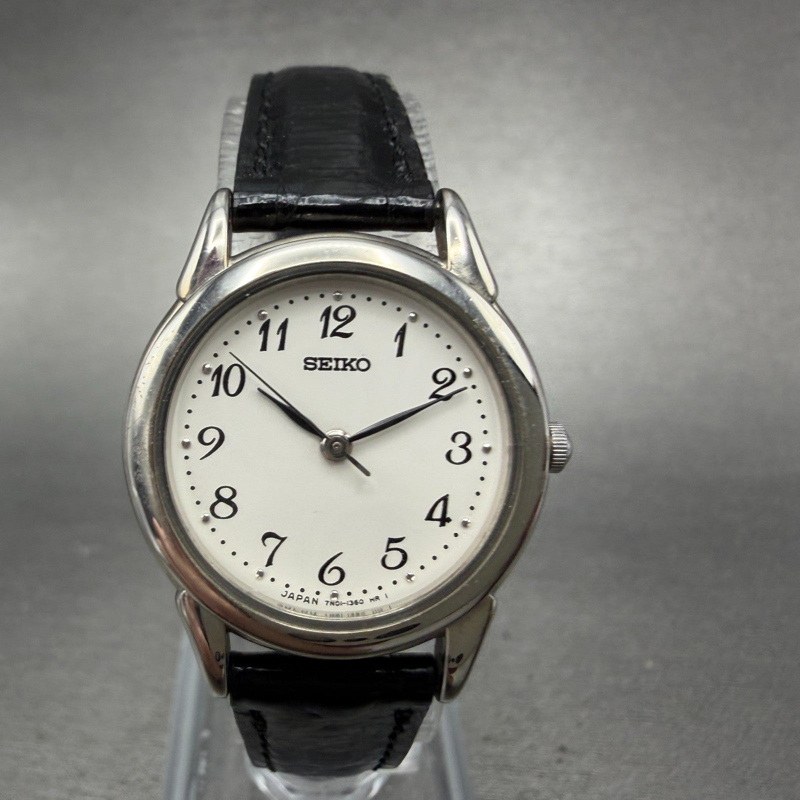 Seiko Watch Women 25mm White Dial Silver Tone Round 7n01-6880 New Battery0