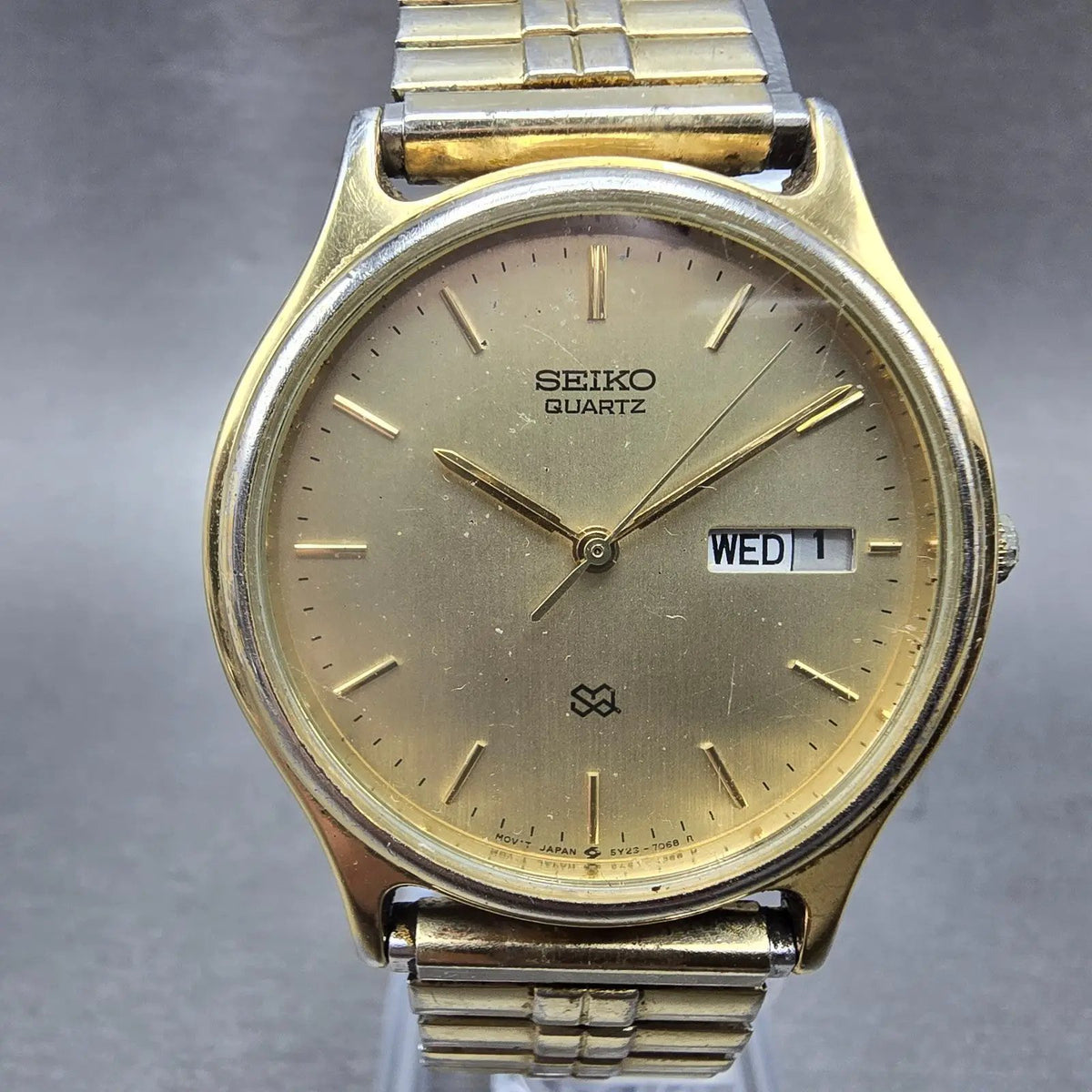 Seiko 5Y23A Quartz Movement Works Daydate W/Case And Hands Vintage6