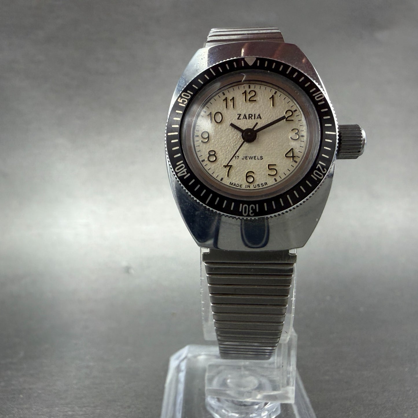 Zaria Dive Watch Women 24mm White Dial Silver Tone Manual Wind Runs Vintage USSR5