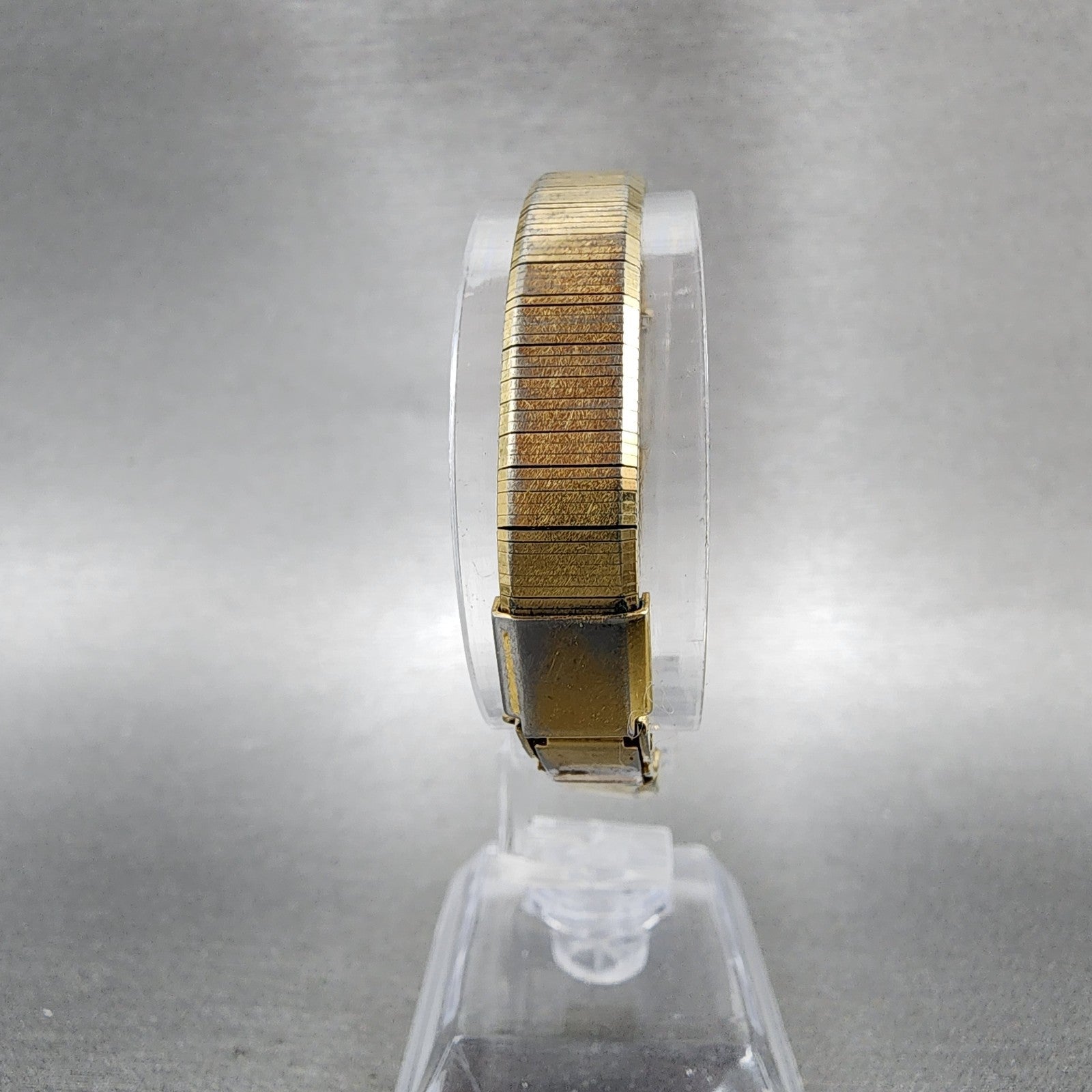 Seiko Tank Watch Women 12mm Champagne Dial Gold Tone 2e206259 New Battery7