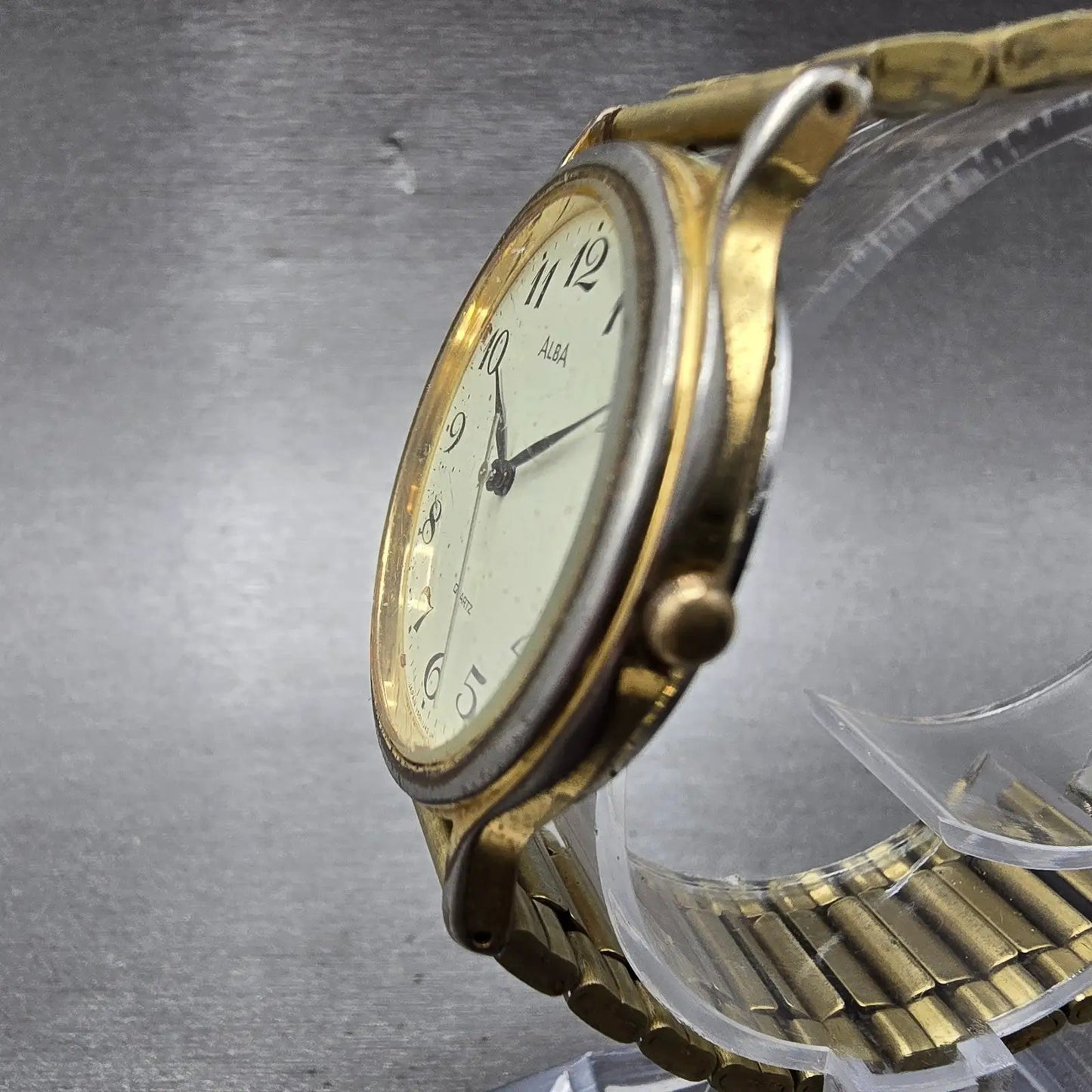 Seiko Alba Watch Men 33mm Cream Dial Gold Tone Round V501-6K80 New Battery HHJKB2