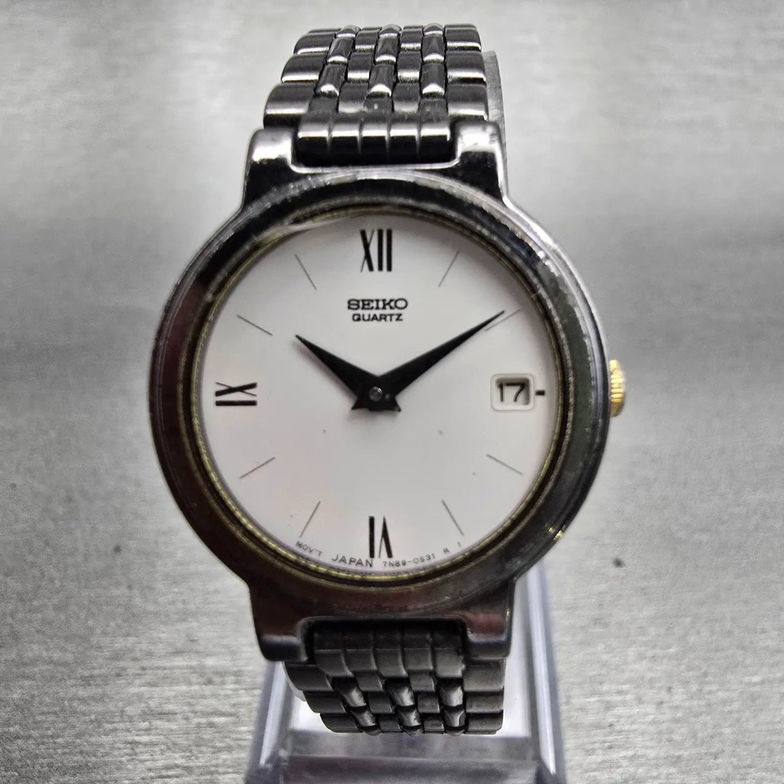 Seiko Watch Women 23mm White Dial Gray Tone Date Round 7N89-0281 New Battery0