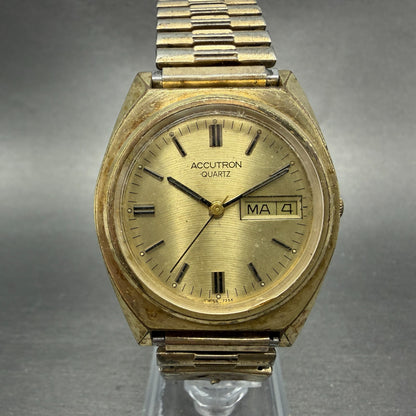 Bulova Accutron Watch Men 36mm Gold Dial Gold Tone Daydate Round 7256 PARTS0