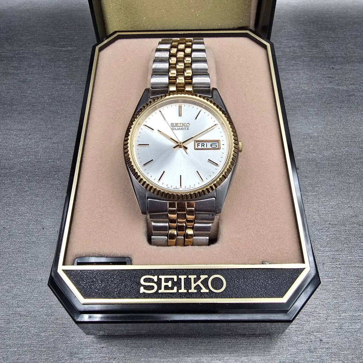 Seiko President Watch Men 35mm Silver Dial Two Tone Daydate 7N43-8111 New Batt1